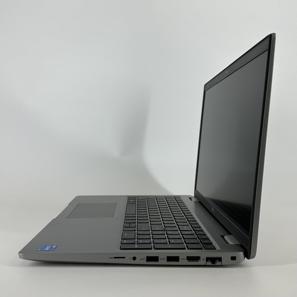 Dell Latitude 5540 15.6 Gray 1.3 GHz Intel Core i5 13th Gen. 8GB RAM 256GB Solid State Drive