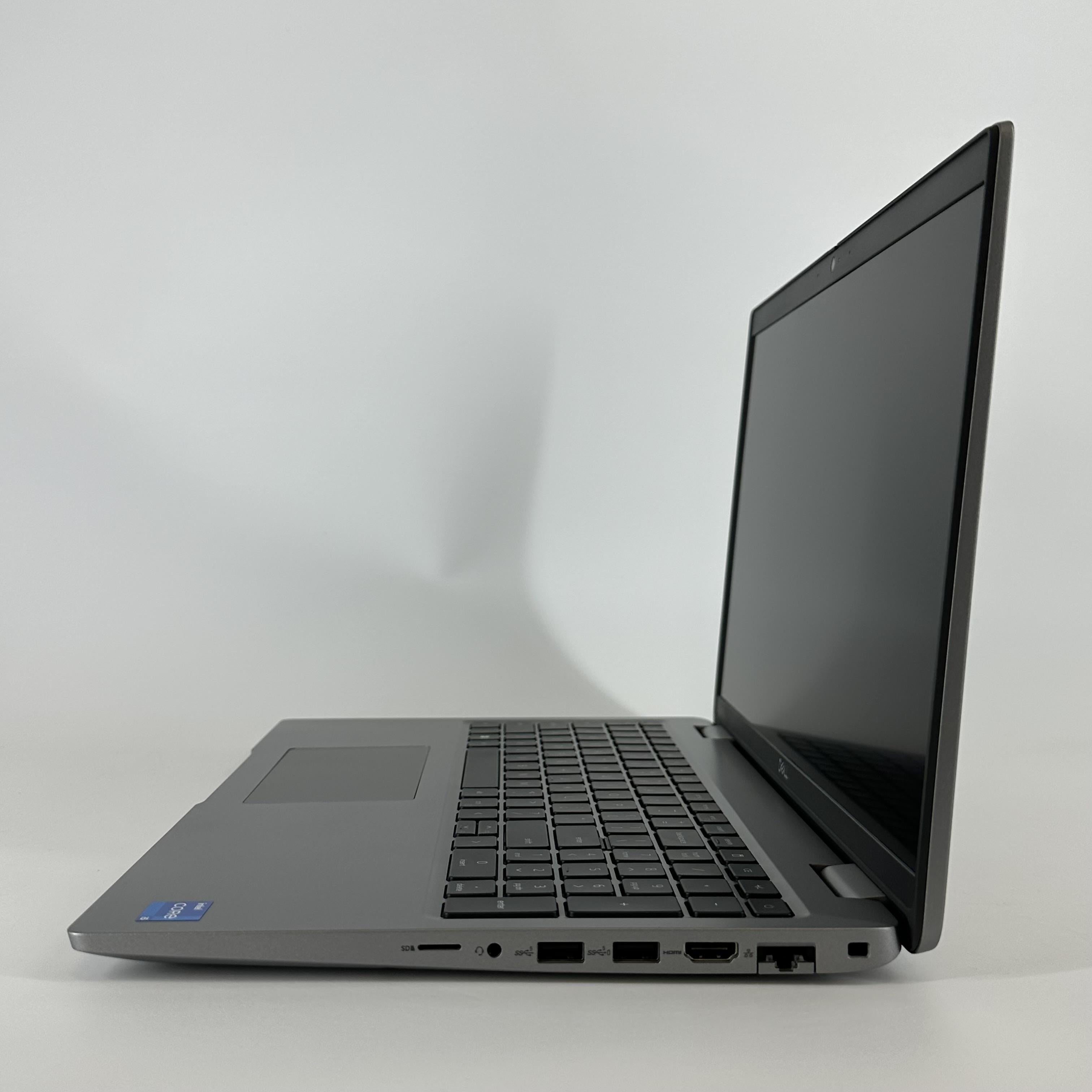 Dell Latitude 5540 15.6 Gray 1.3 GHz Intel Core i5 13th Gen. 8GB RAM 256GB Solid State Drive