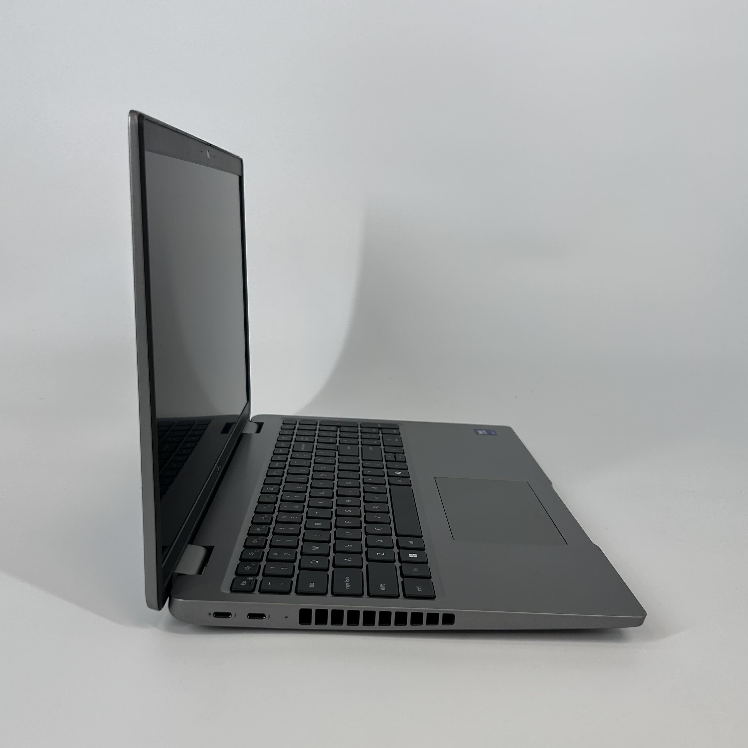 Dell Latitude 5550 15.6 Gray 1.3 GHz Intel Core Ultra 5 16GB RAM 256GB Solid State Drive