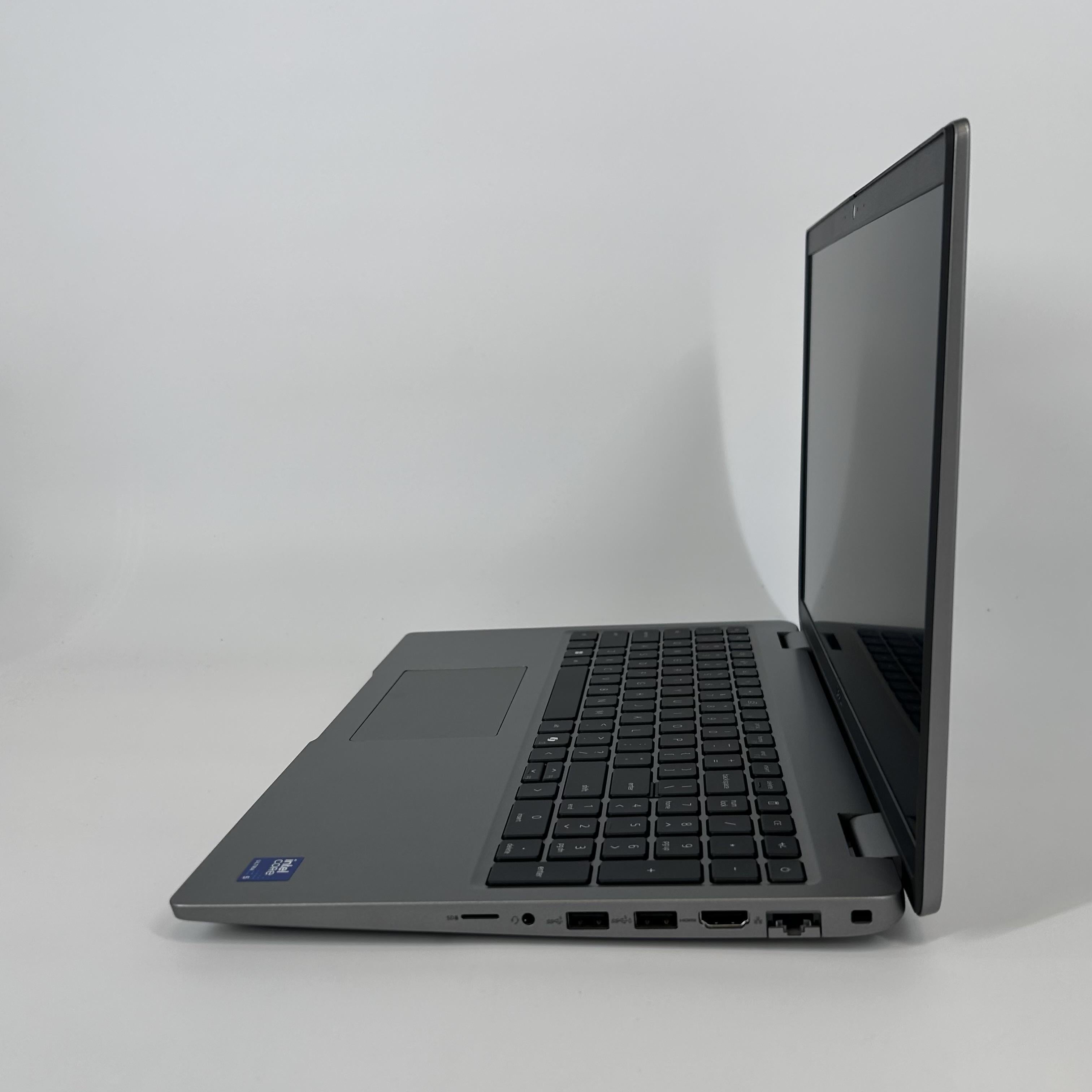 Dell Latitude 5550 15.6 Gray 1.3 GHz Intel Core Ultra 5 16GB RAM 256GB Solid State Drive