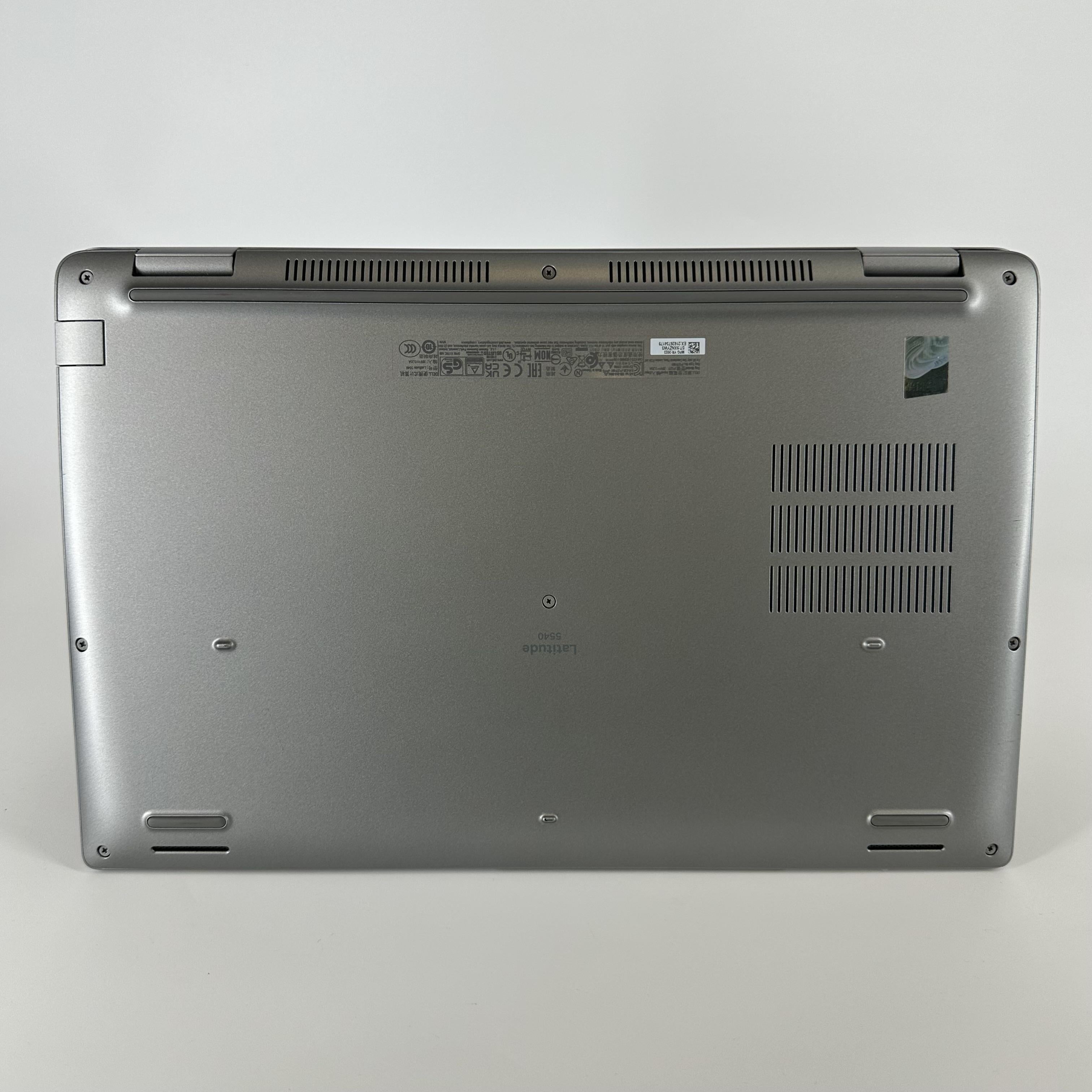 Dell Latitude 5540 15.6 Gray 1.3 GHz Intel Core i5 13th Gen. 8GB RAM 256GB Solid State Drive