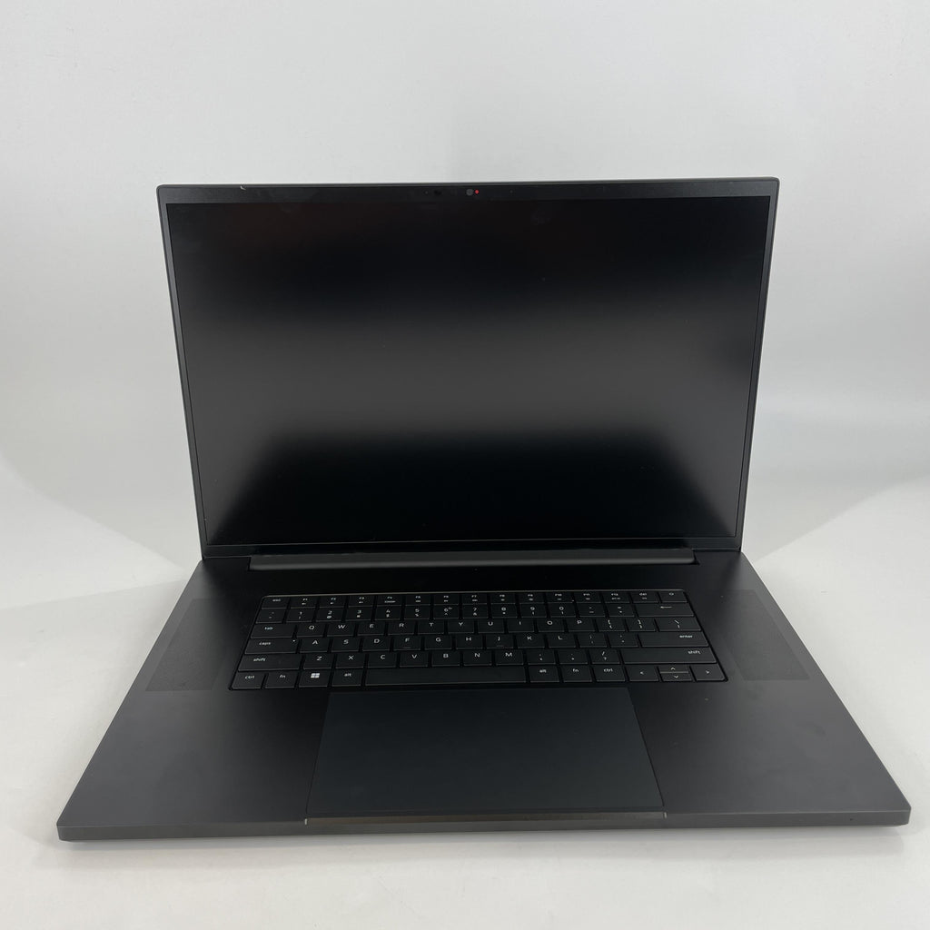 Razer Blade 18 2024 Black 2.2 GHz Intel Core i9 14th Gen. 32GB RAM 2TB Solid State Drive NVIDIA GeForce RTX 4090 16 GB
