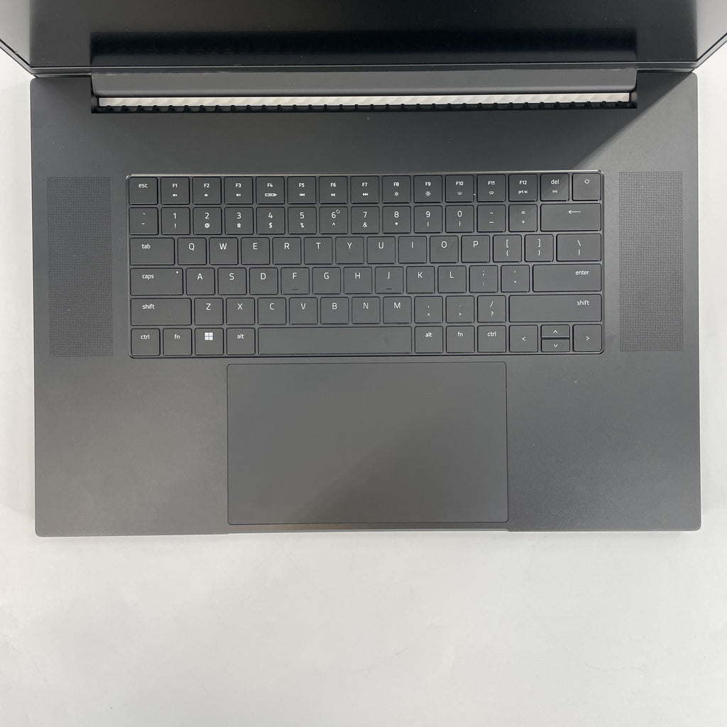 Razer Blade 18 2024 Black 2.2 GHz Intel Core i9 14th Gen. 32GB RAM 2TB Solid State Drive NVIDIA GeForce RTX 4090 16 GB