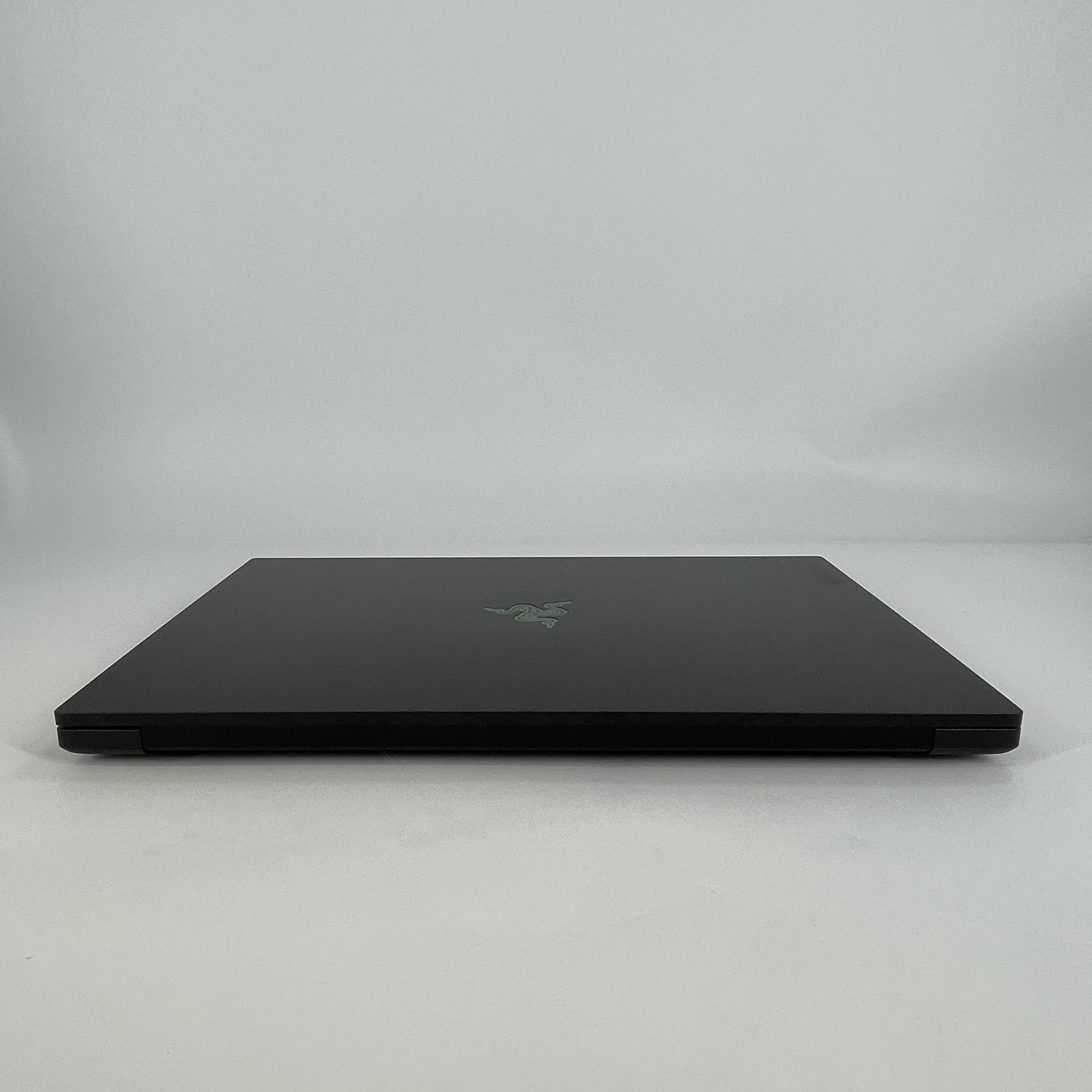 Razer Blade 18 2024 Black 2.2 GHz Intel Core i9 14th Gen. 32GB RAM 2TB Solid State Drive NVIDIA GeForce RTX 4090 16 GB
