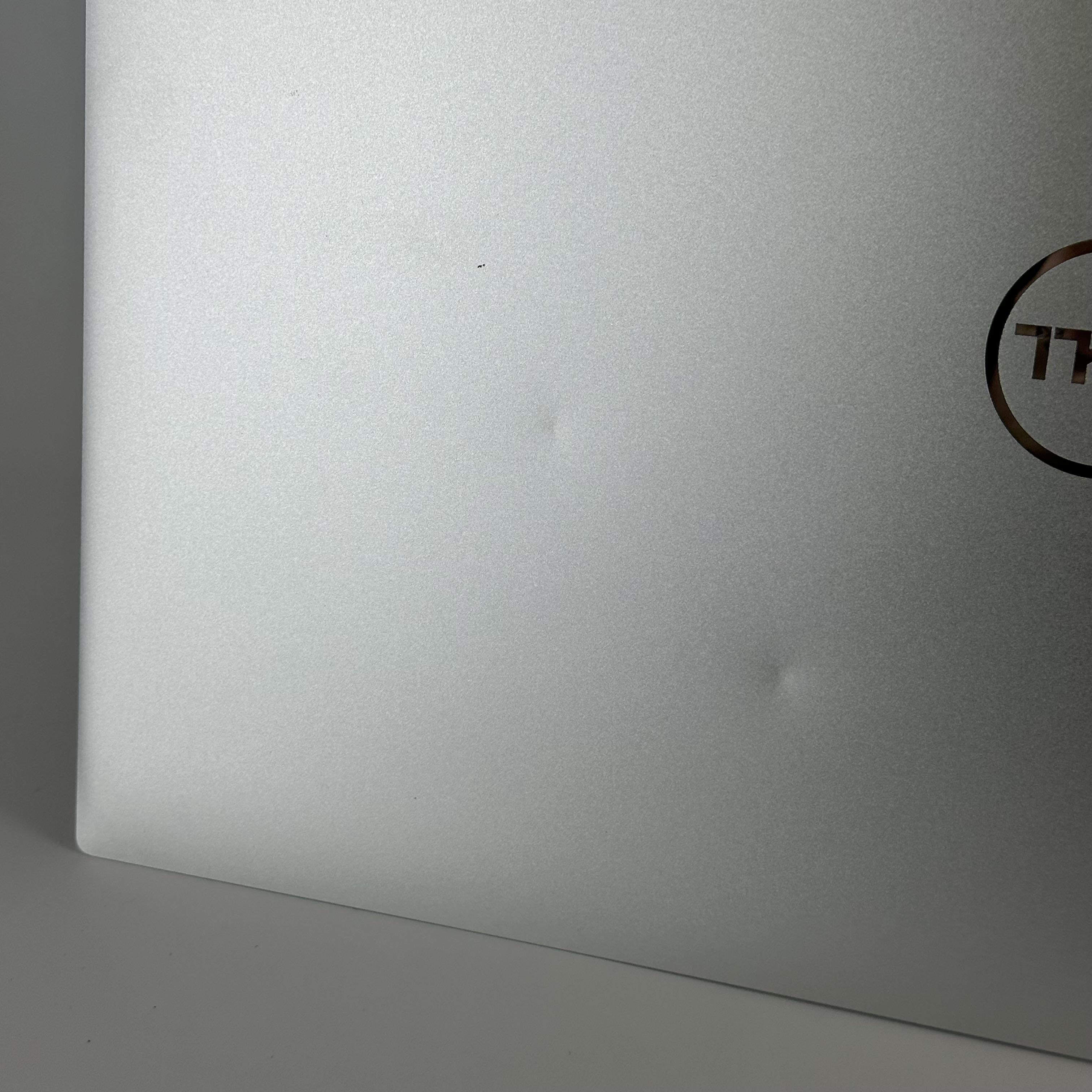 Dell XPS 17 9710 Silver 2.3 GHz Intel Core i7 11th Gen. 16GB RAM 512GB Solid State Drive NVIDIA GeForce RTX 3050 4 GB