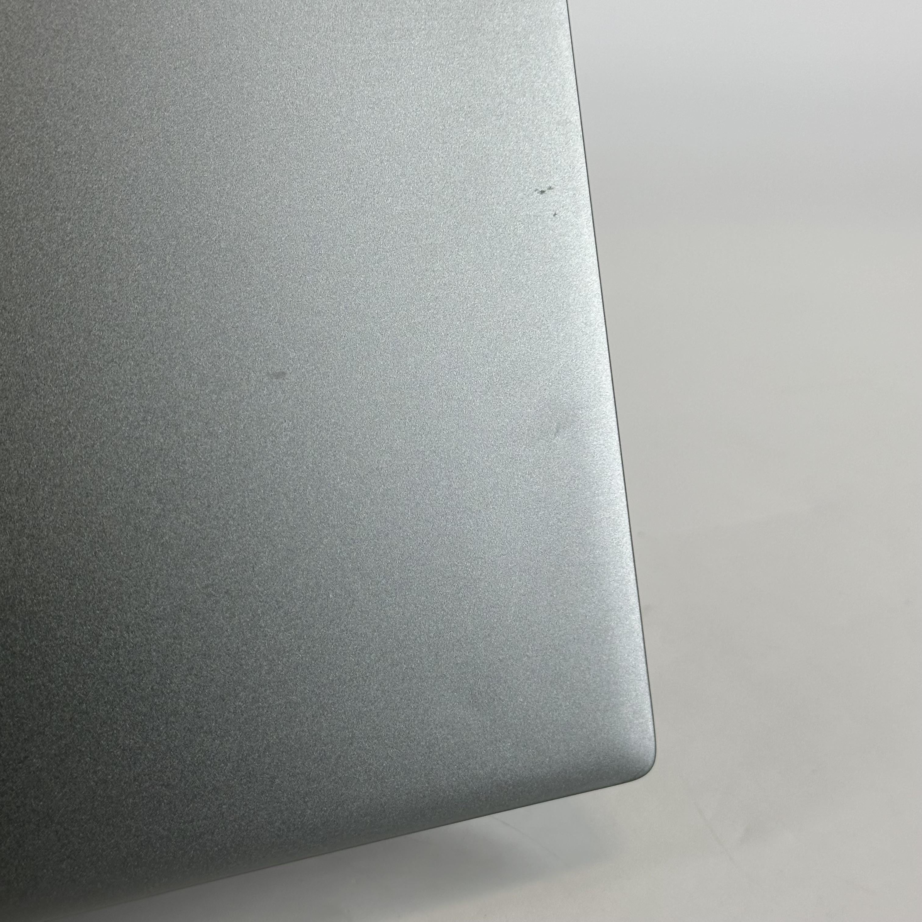 Dell Latitude 7440 14 Gray 1.9 GHz Intel Core i7 13th Gen. 32GB RAM 256GB Solid State Drive