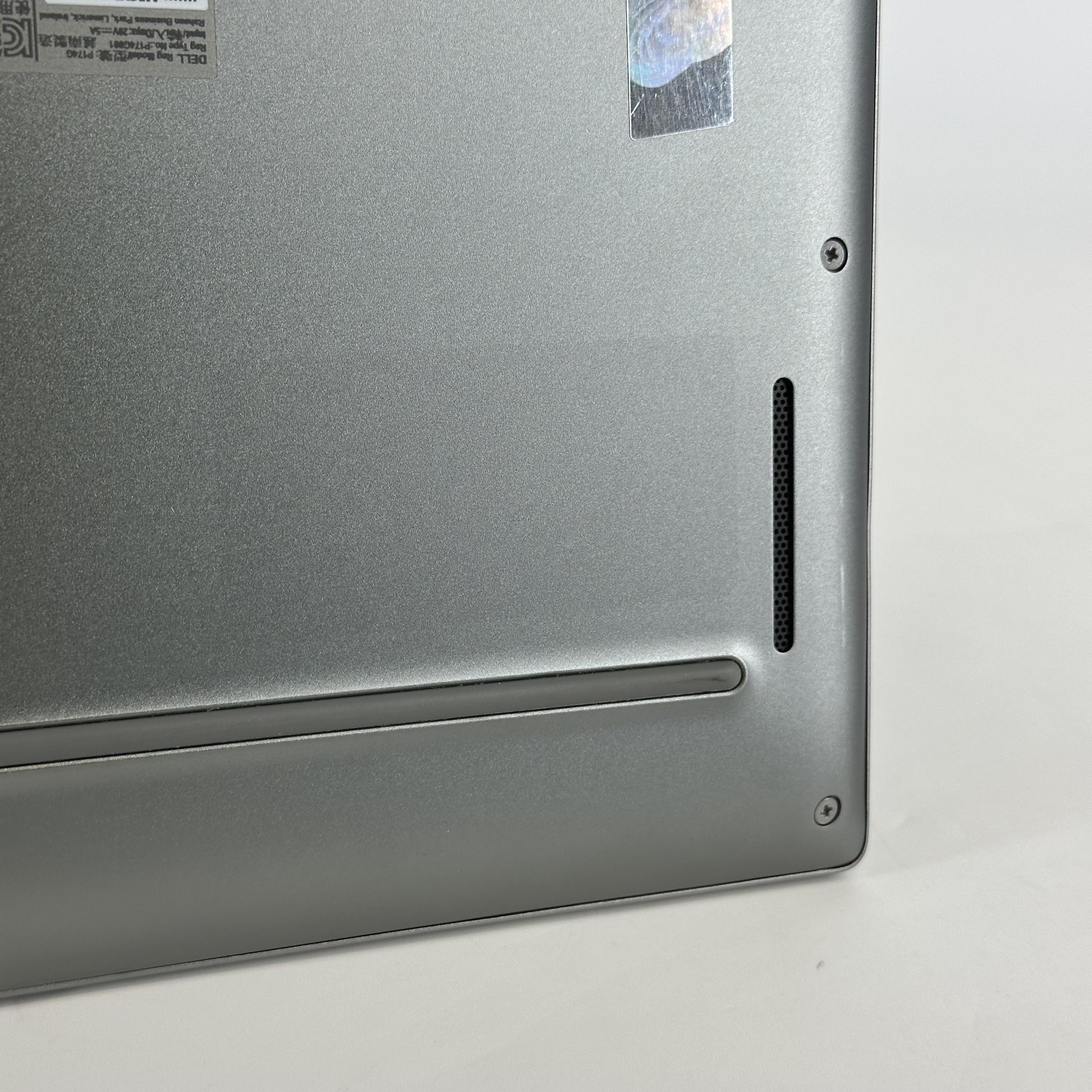 Dell Latitude 7440 14 Gray 1.9 GHz Intel Core i7 13th Gen. 32GB RAM 256GB Solid State Drive