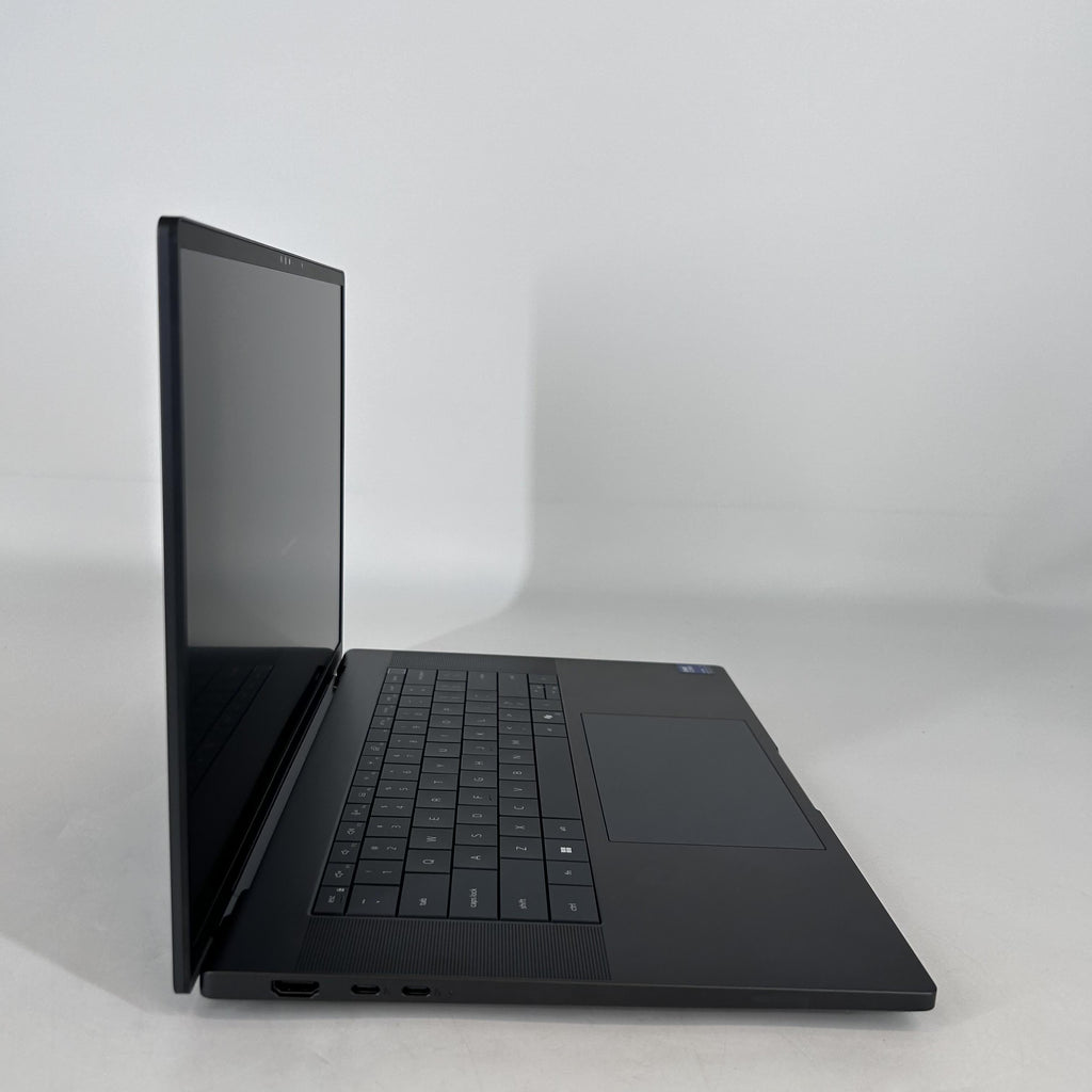 Dell Pro Max 16 Premium MA16250 Magnetite 2.2 GHz Intel Core Ultra 7 Series 2 32GB RAM 1TB Solid State Drive NVIDIA RTX PRO 2000 Blackwell 8 GB
