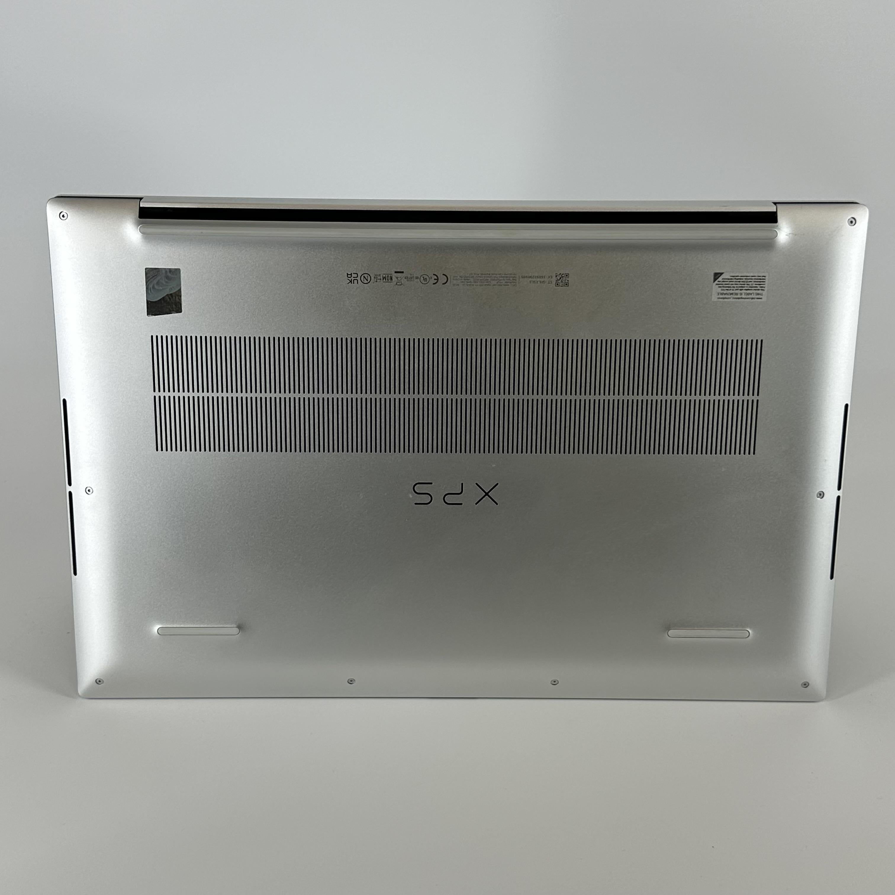 Dell XPS 17 9720 Silver 2.3 GHz Intel Core i7 12th Gen. 64GB RAM 2TB Solid State Drive NVIDIA GeForce RTX 3050 4 GB