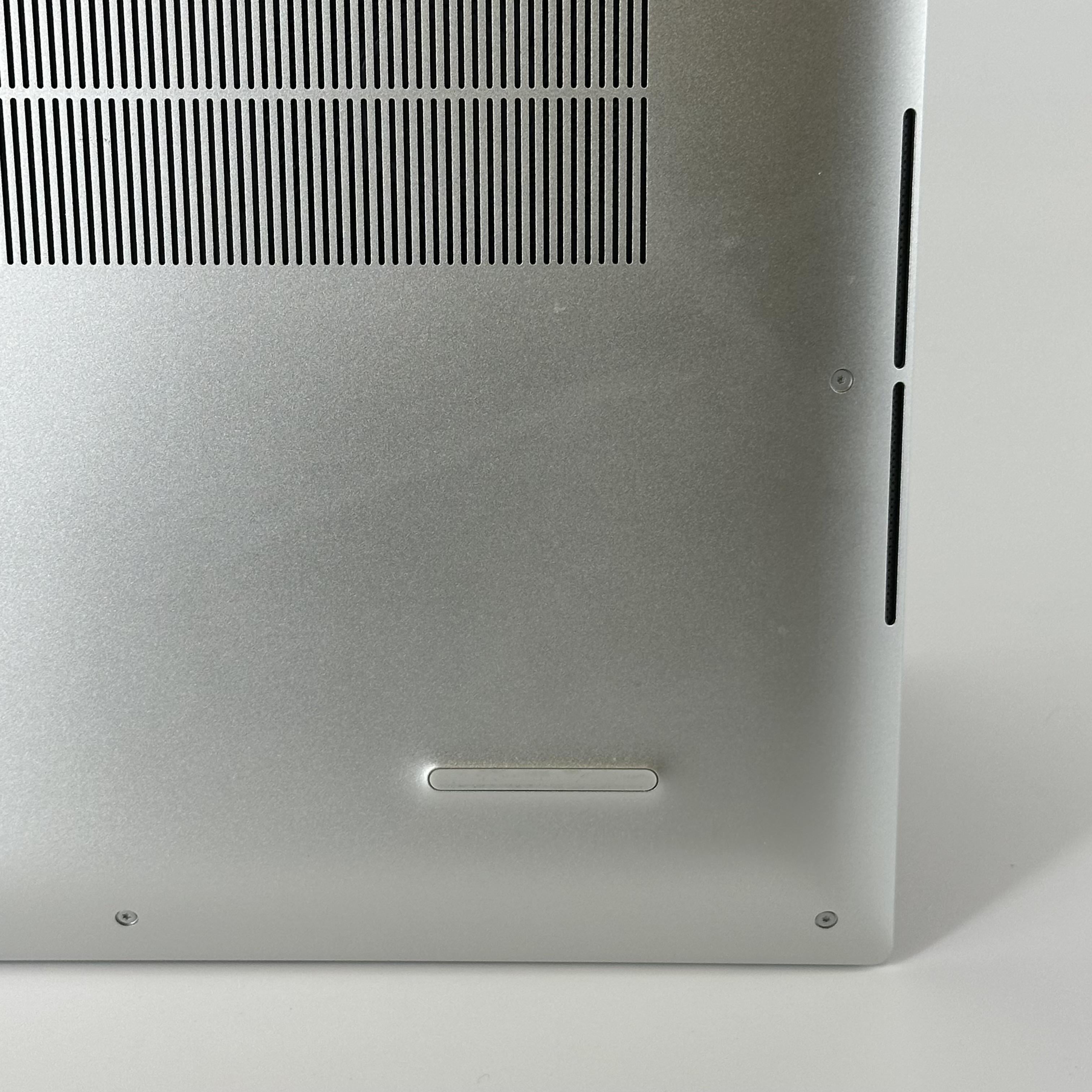 Dell XPS 17 9720 Silver 2.3 GHz Intel Core i7 12th Gen. 64GB RAM 2TB Solid State Drive NVIDIA GeForce RTX 3050 4 GB