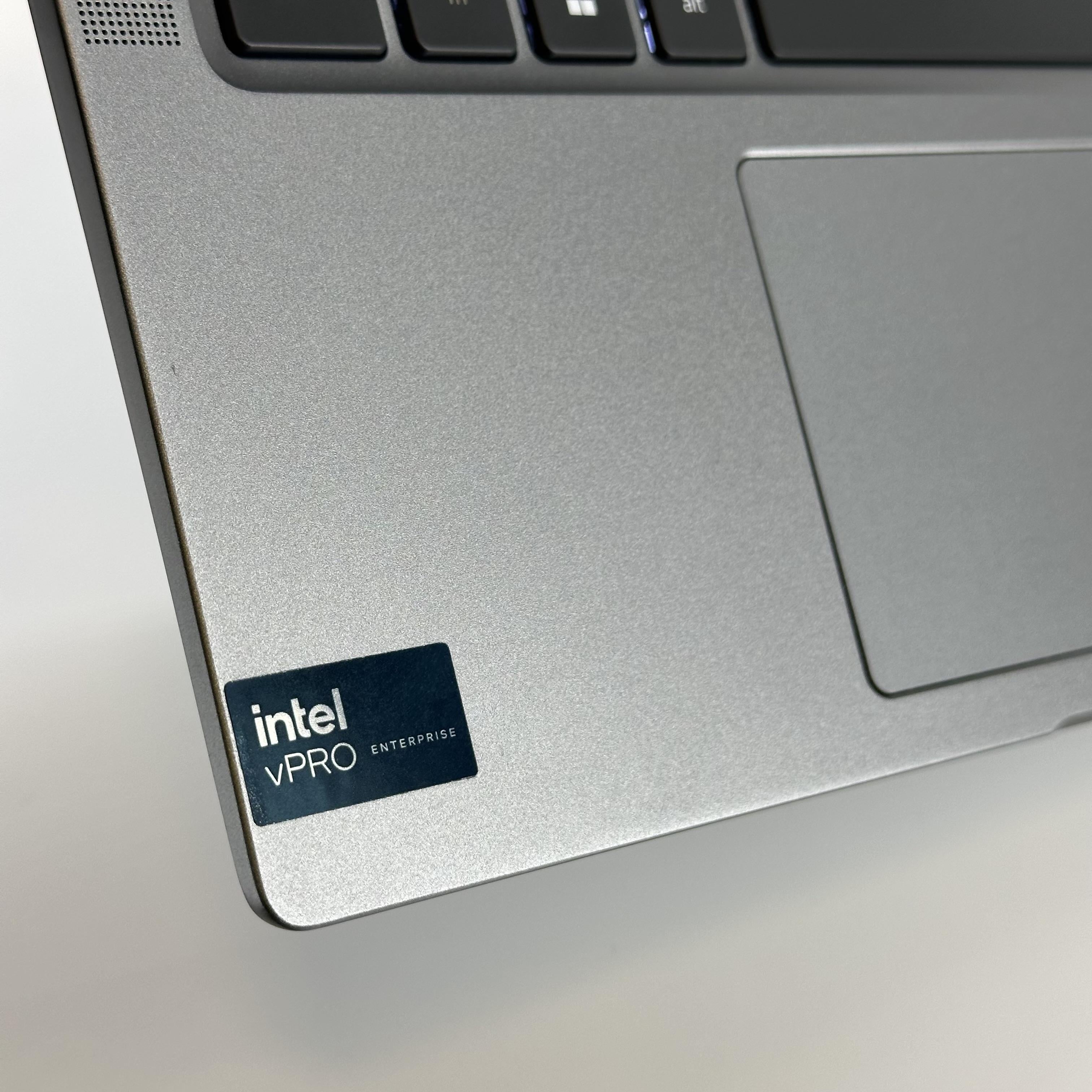 Dell Latitude 7450 14 Gray 2.1 GHz Intel Core Ultra 5 32GB RAM 512GB Solid State Drive