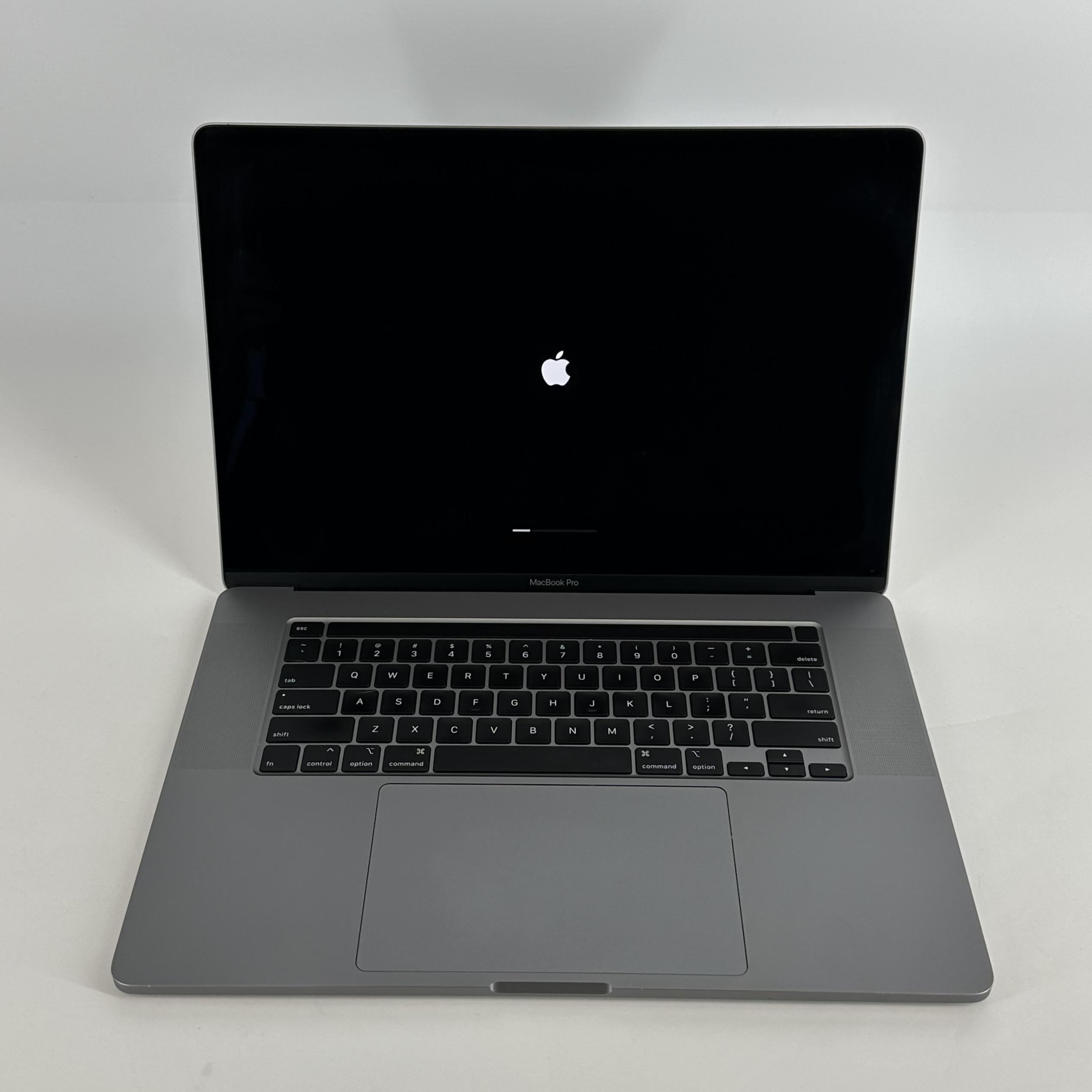 Apple MacBook Pro 16 Touch Bar 2019 Space Gray 2.4 GHz Intel Core i9 9th Gen. 32GB RAM 1TB Solid State Drive AMD Radeon Pro 5500M 8 GB
