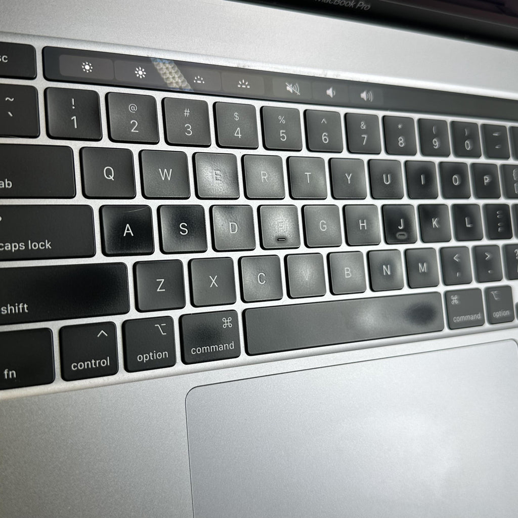 Apple MacBook Pro 16 Touch Bar 2019 Space Gray 2.4 GHz Intel Core i9 9th Gen. 32GB RAM 1TB Solid State Drive AMD Radeon Pro 5500M 8 GB