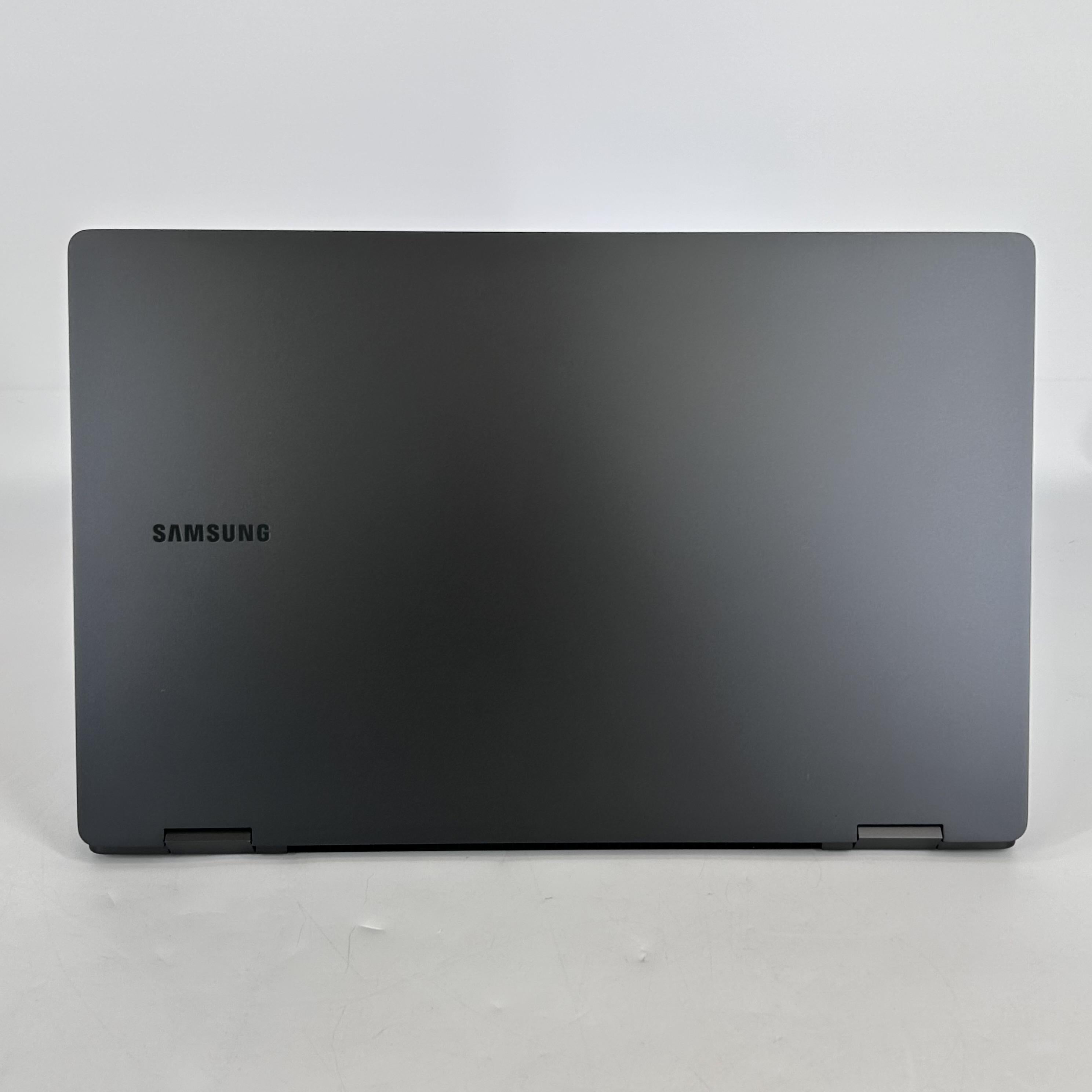 Samsung Galaxy Book3 360 15.6 Graphite 2.2 GHz Intel Core i7 13th Gen. 16GB RAM 1TB Solid State Drive
