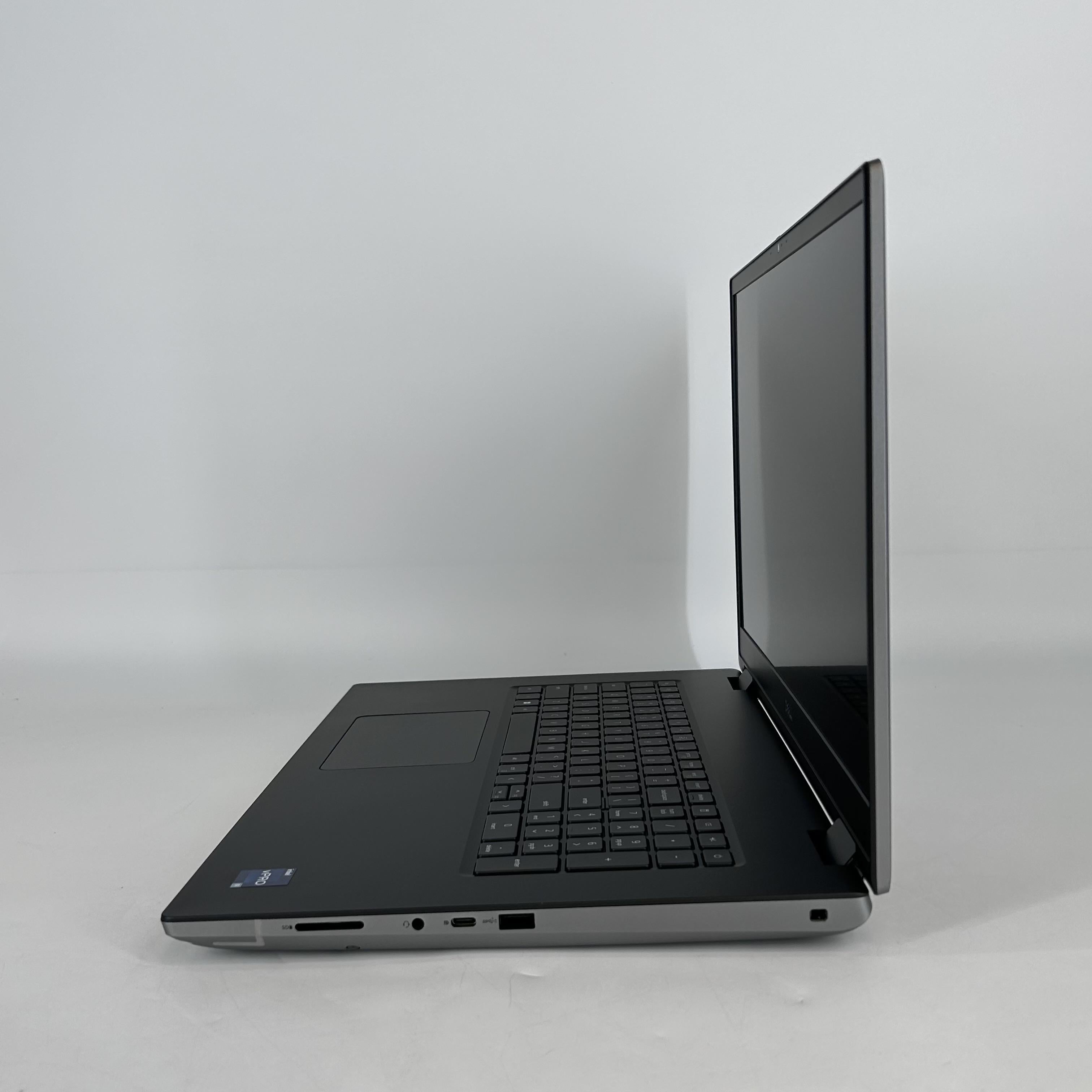 Dell Precision 7780 17.3 Gray 2.2 GHz Intel Core i9 13th Gen. 64GB RAM 1TB Solid State Drive NVIDIA RTX 1000 Ada 6 GB