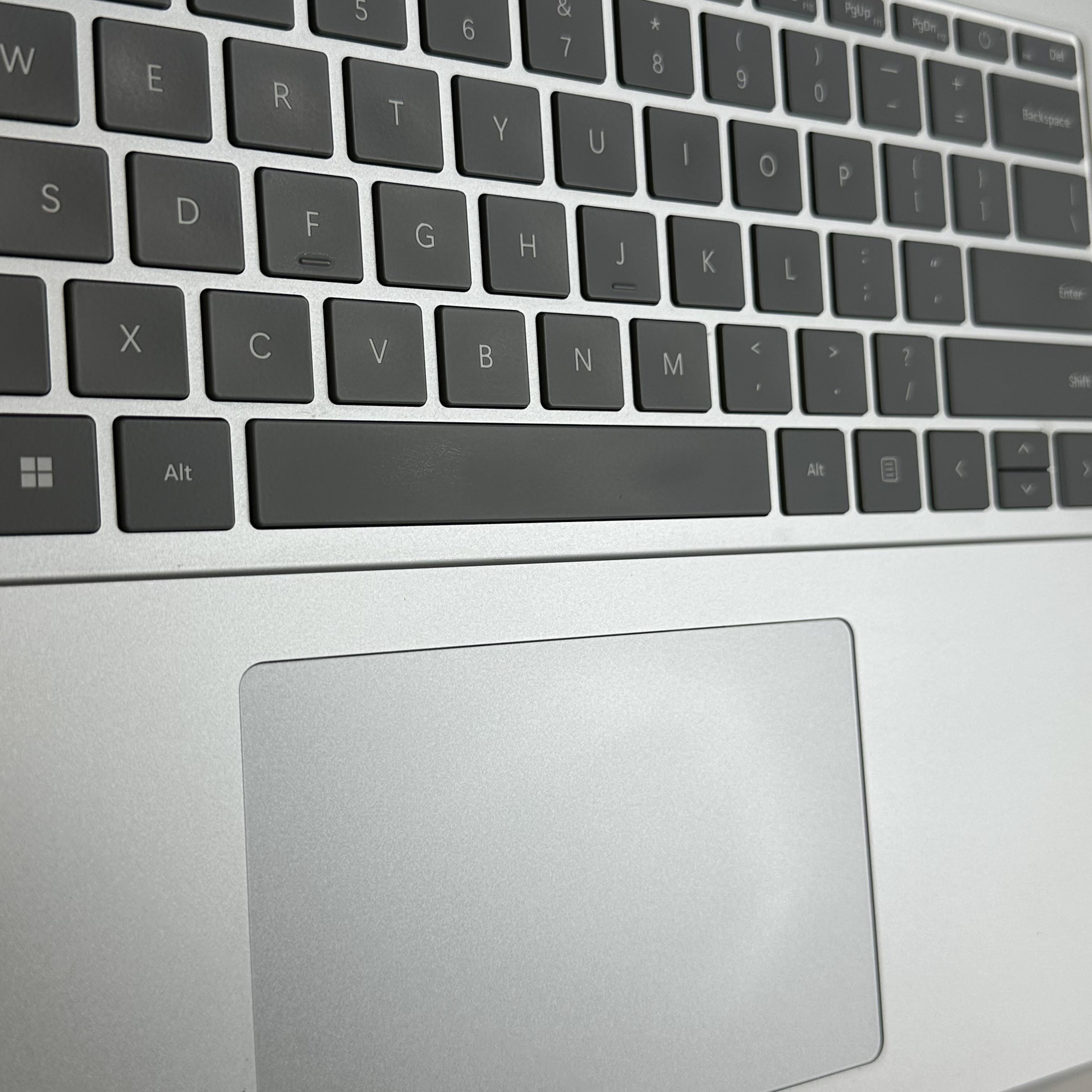 Microsoft Surface Laptop Studio 2 14.4 Silver 2.9 GHz Intel Core i7 13th Gen. 64GB RAM 1TB Solid State Drive NVIDIA GeForce RTX 4060 8 GB
