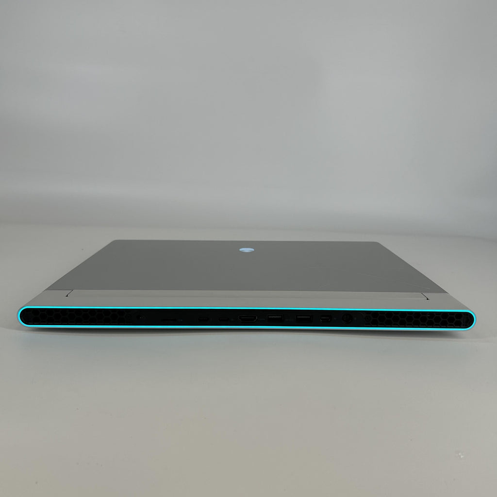 Dell Alienware X16 R2 Silver 2.3 GHz Intel Core Ultra 9 32GB RAM 1TB Solid State Drive NVIDIA GeForce RTX 4080 12 GB