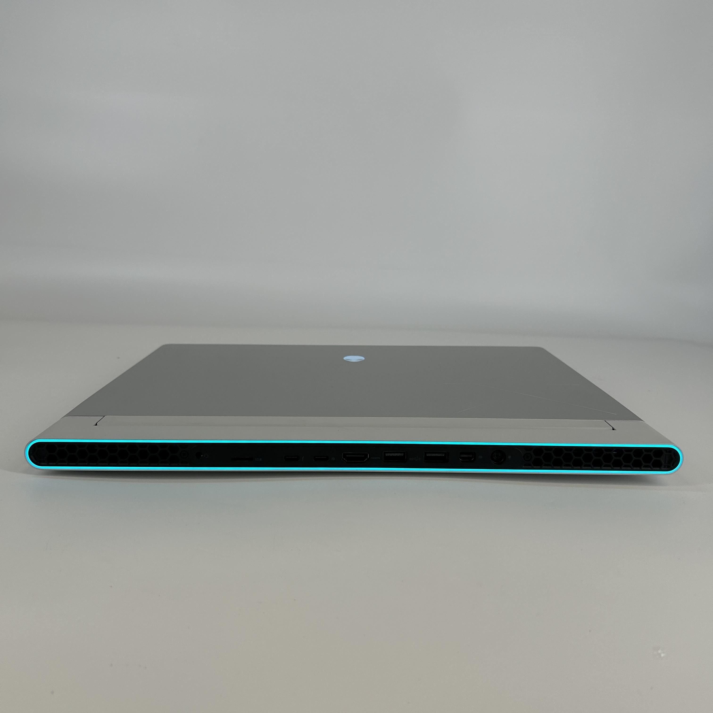 Dell Alienware X16 R2 Silver 2.3 GHz Intel Core Ultra 9 32GB RAM 1TB Solid State Drive NVIDIA GeForce RTX 4080 12 GB