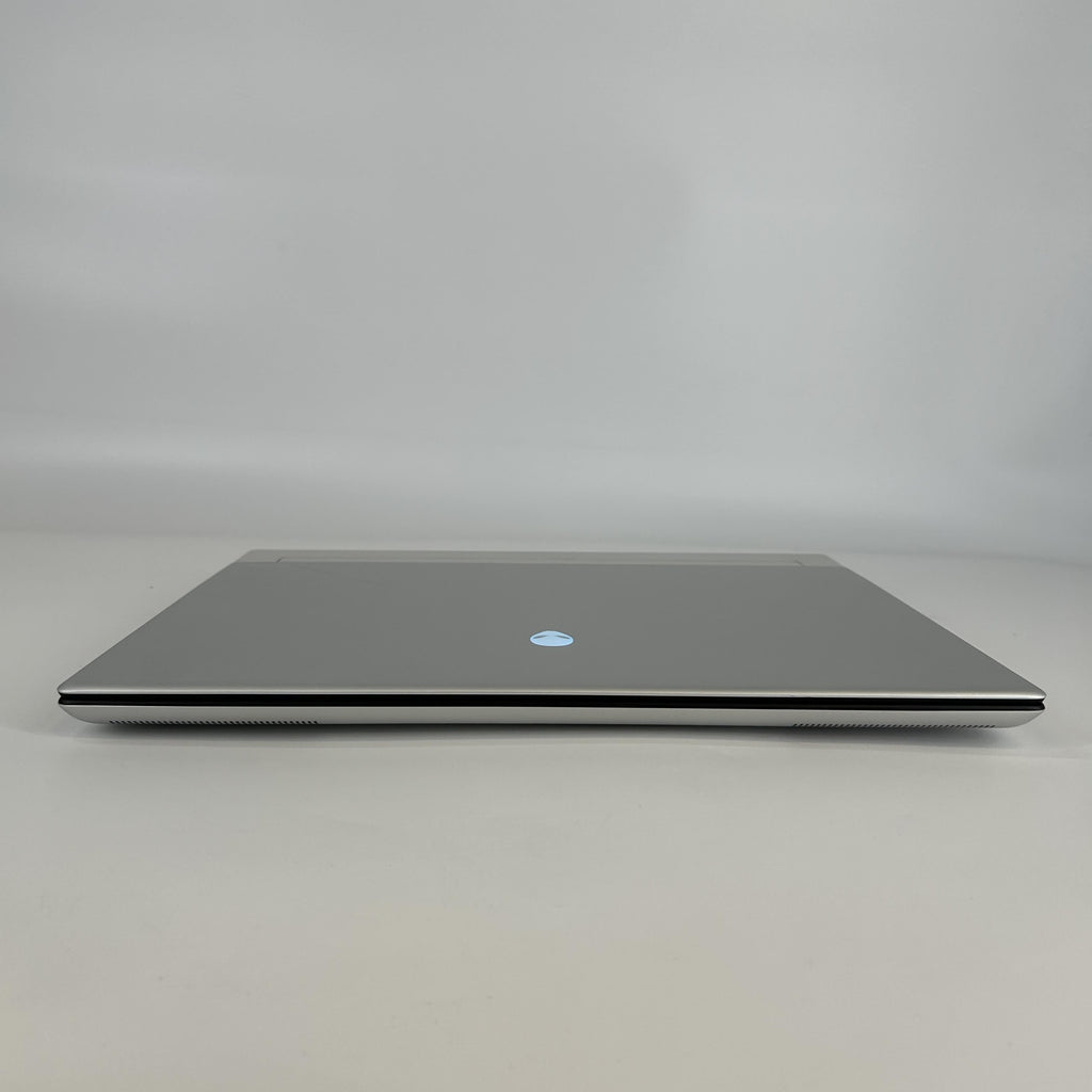 Dell Alienware X16 R2 Silver 2.3 GHz Intel Core Ultra 9 32GB RAM 1TB Solid State Drive NVIDIA GeForce RTX 4080 12 GB