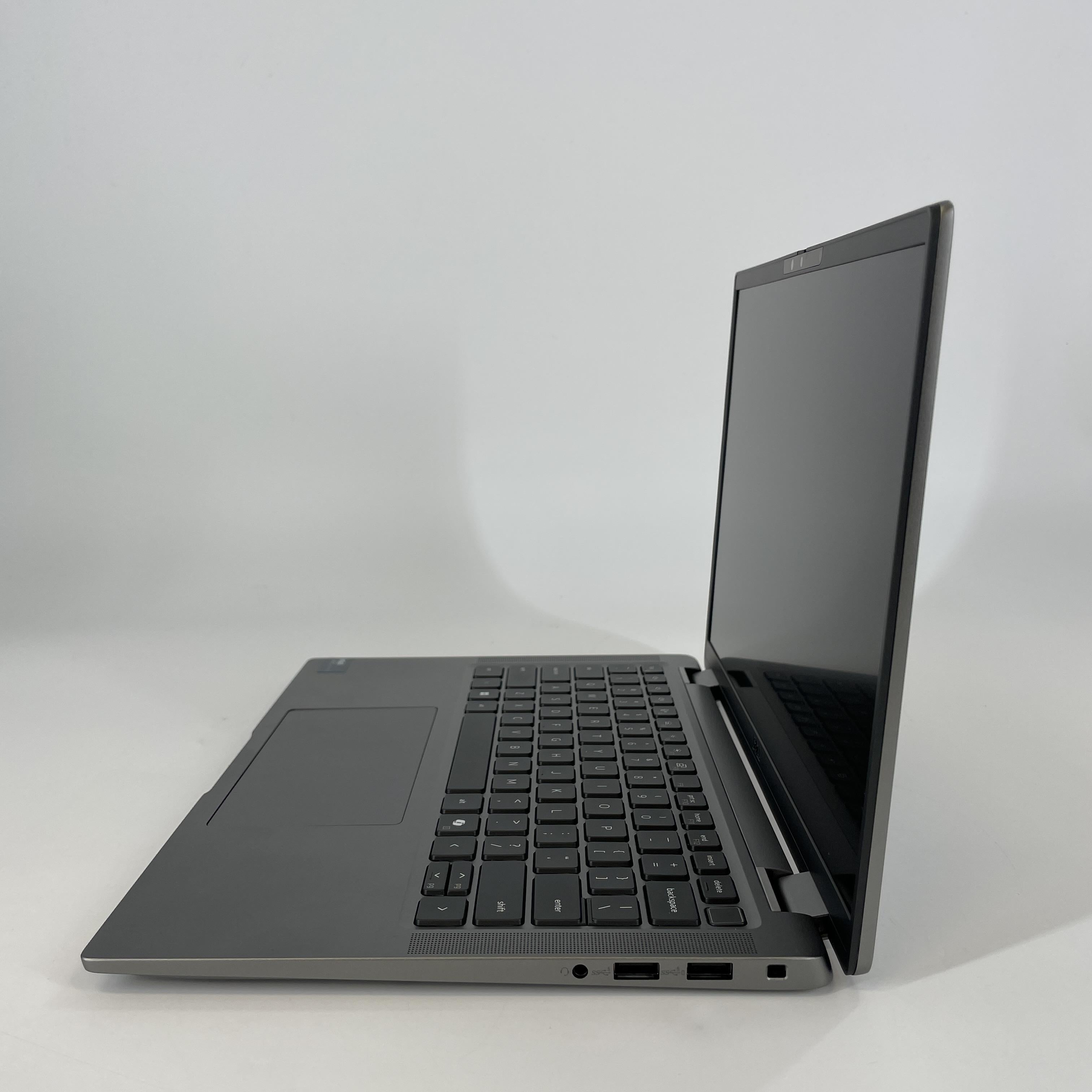 Dell Latitude 7450 14 Gray 2.1 GHz Intel Core Ultra 7 32GB RAM 512GB Solid State Drive