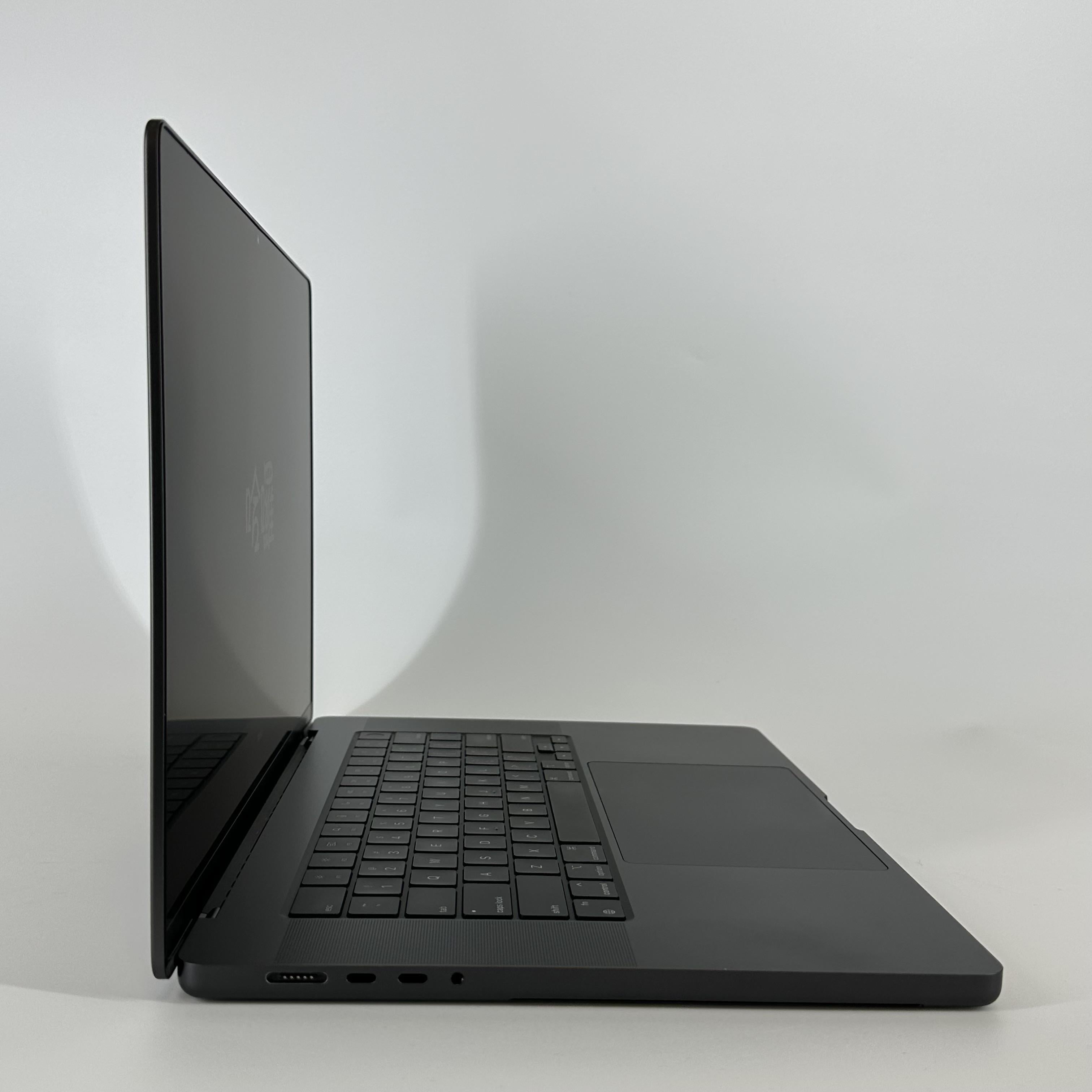 MacBook Pro 16 2024 Space Black 4.4 GHz M4 Max 16-Core CPU 64GB Unified Memory 1TB Solid State Drive 40-Core GPU