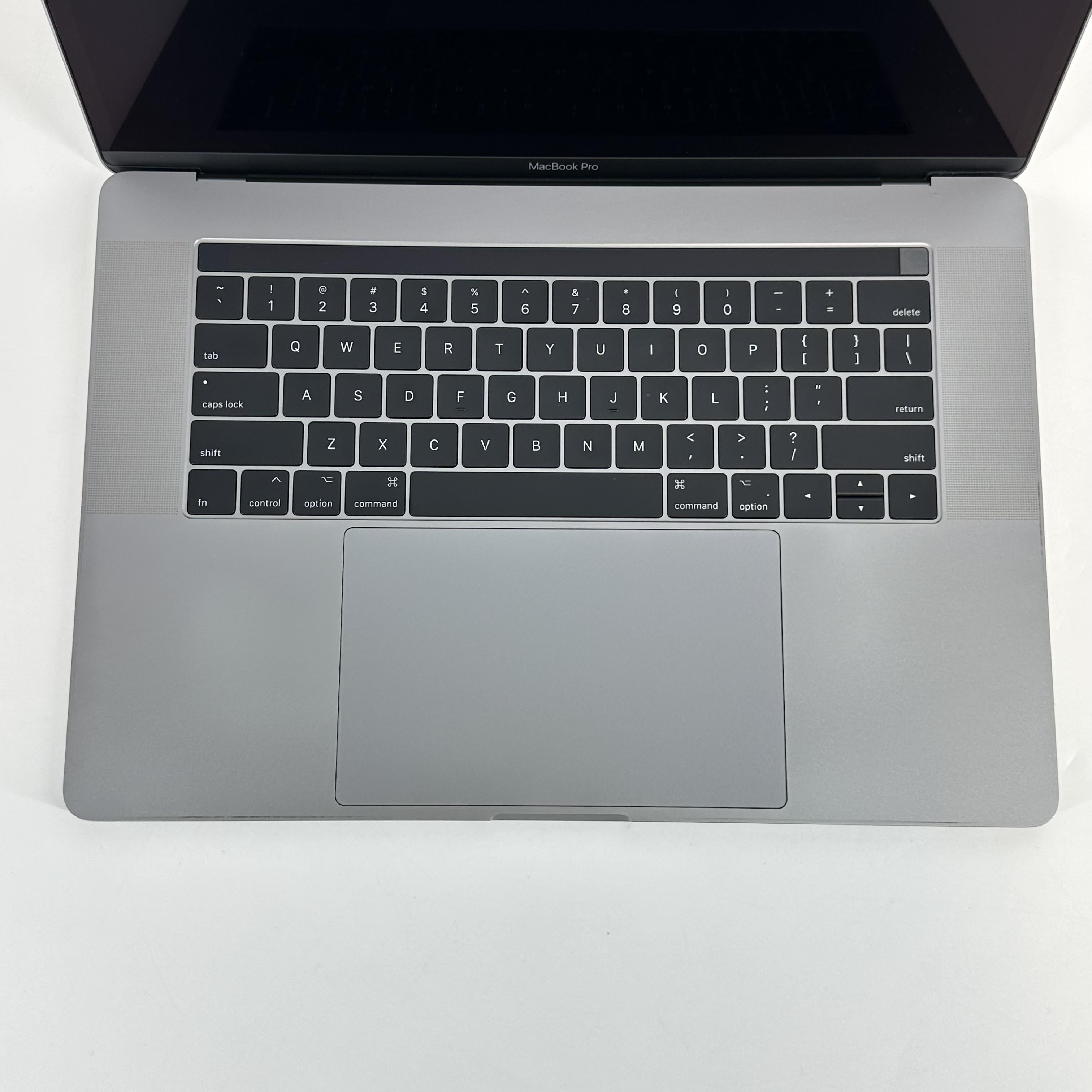 Apple MacBook Pro 15 Touch Bar 2017 Space Gray 2.9 GHz Intel Core i7 7th Gen. 16GB RAM 1TB Solid State Drive AMD Radeon Pro 560 4 GB