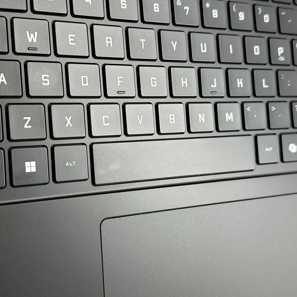 HP Omen 16 Black 2.0 GHz Intel Core Ultra 7 Series 2 16GB RAM 1TB Solid State Drive NVIDIA GeForce RTX 5060 8 GB