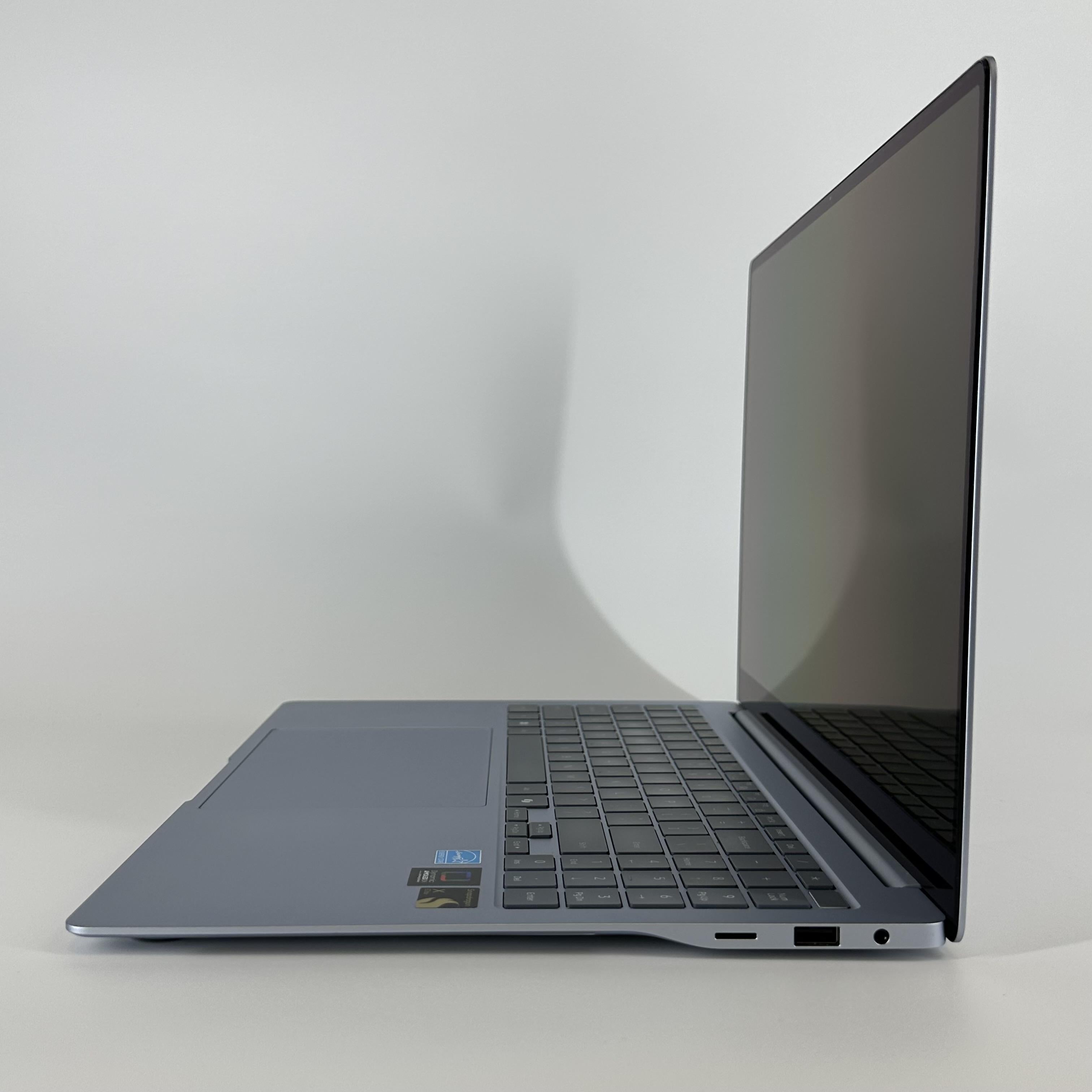 Samsung Galaxy Book4  Edge 16 Blue 3.8 GHz Qualcomm Snapdragon X Elite 16GB RAM 1TB Embedded UniversalFlashStorage