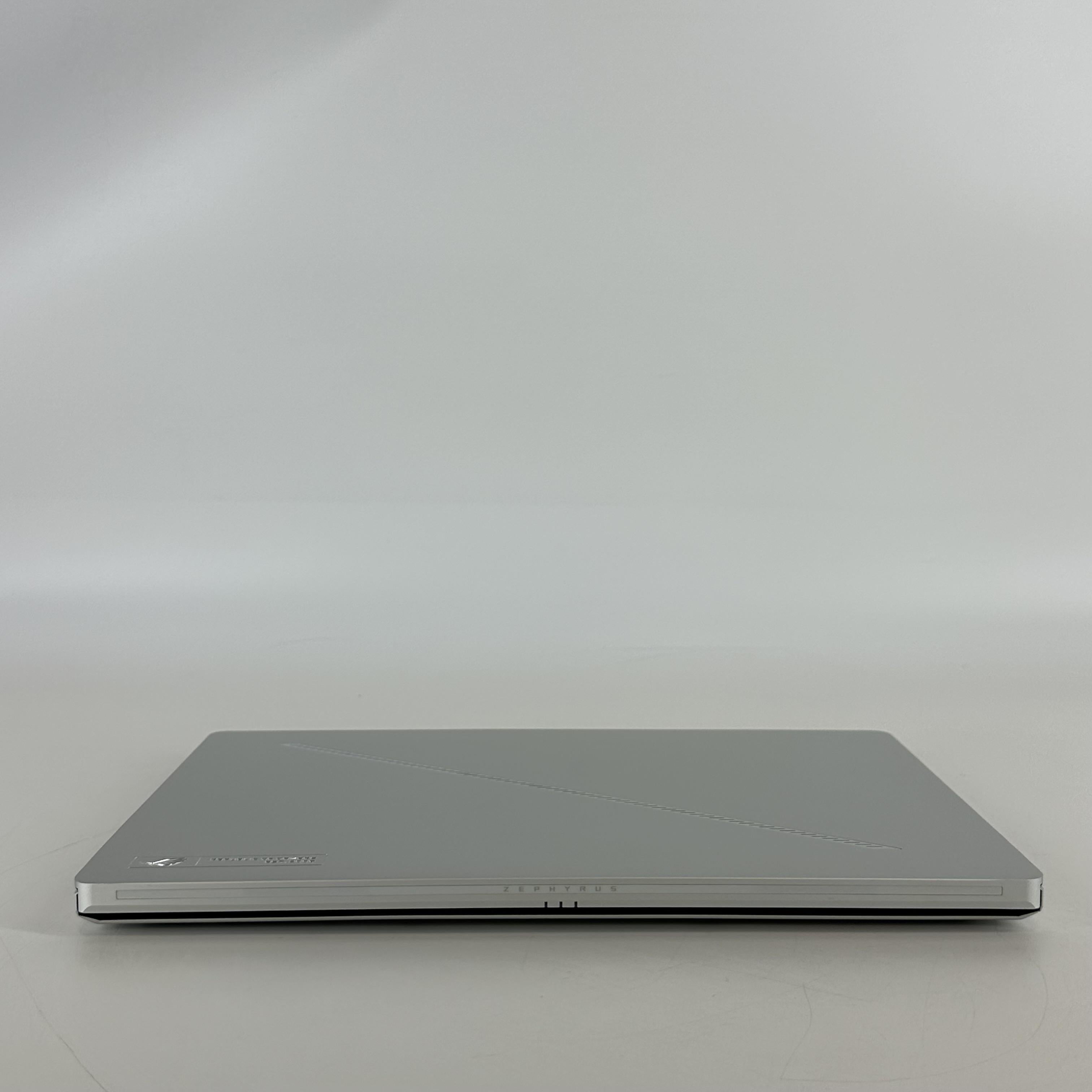 Asus ROG Zephyrus G14 GA403 14 White 4.0 GHz AMD Ryzen 9 8945HS 16GB RAM 1TB Solid State Drive NVIDIA GeForce RTX 4060 8 GB