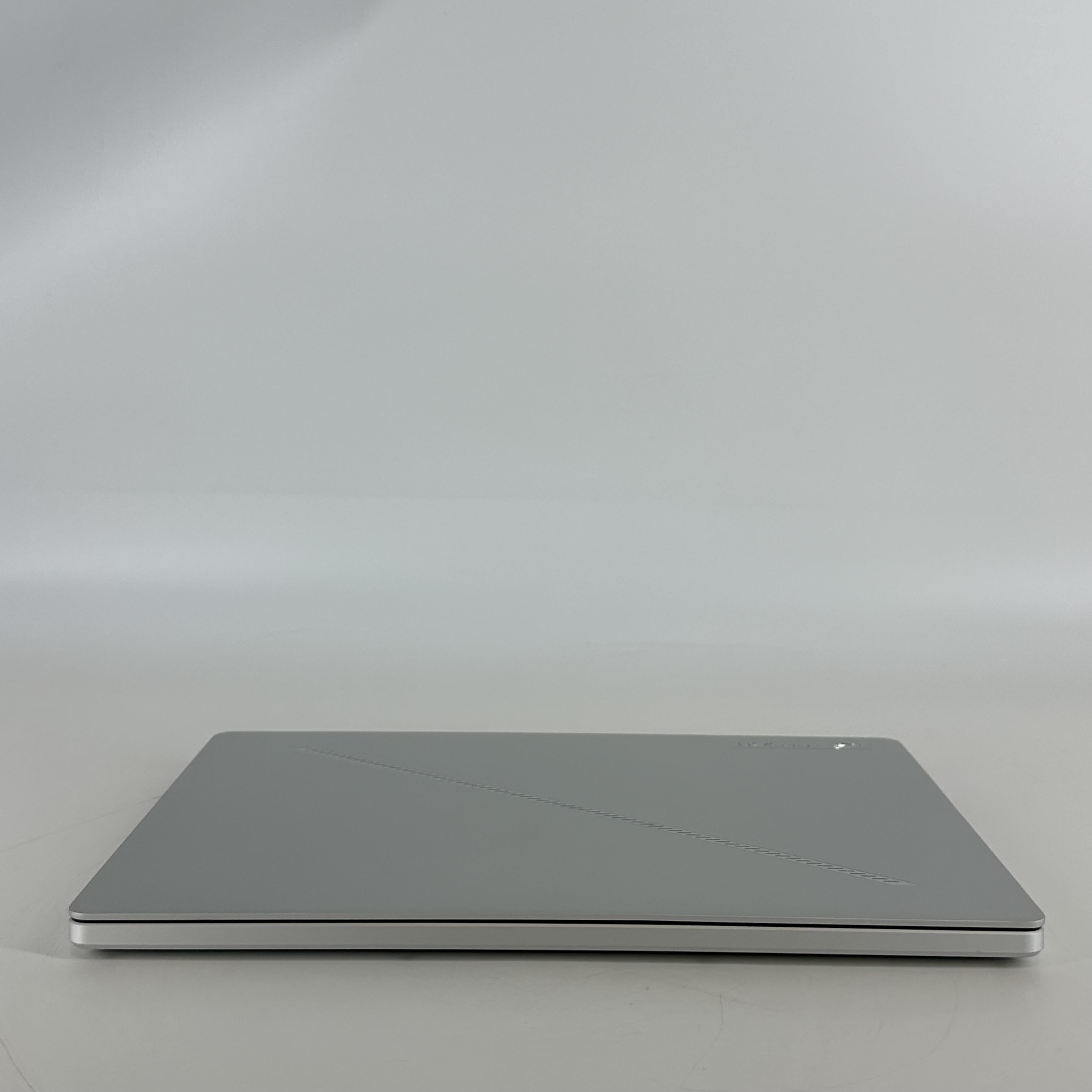 Asus ROG Zephyrus G14 GA403 14 White 4.0 GHz AMD Ryzen 9 8945HS 16GB RAM 1TB Solid State Drive NVIDIA GeForce RTX 4060 8 GB