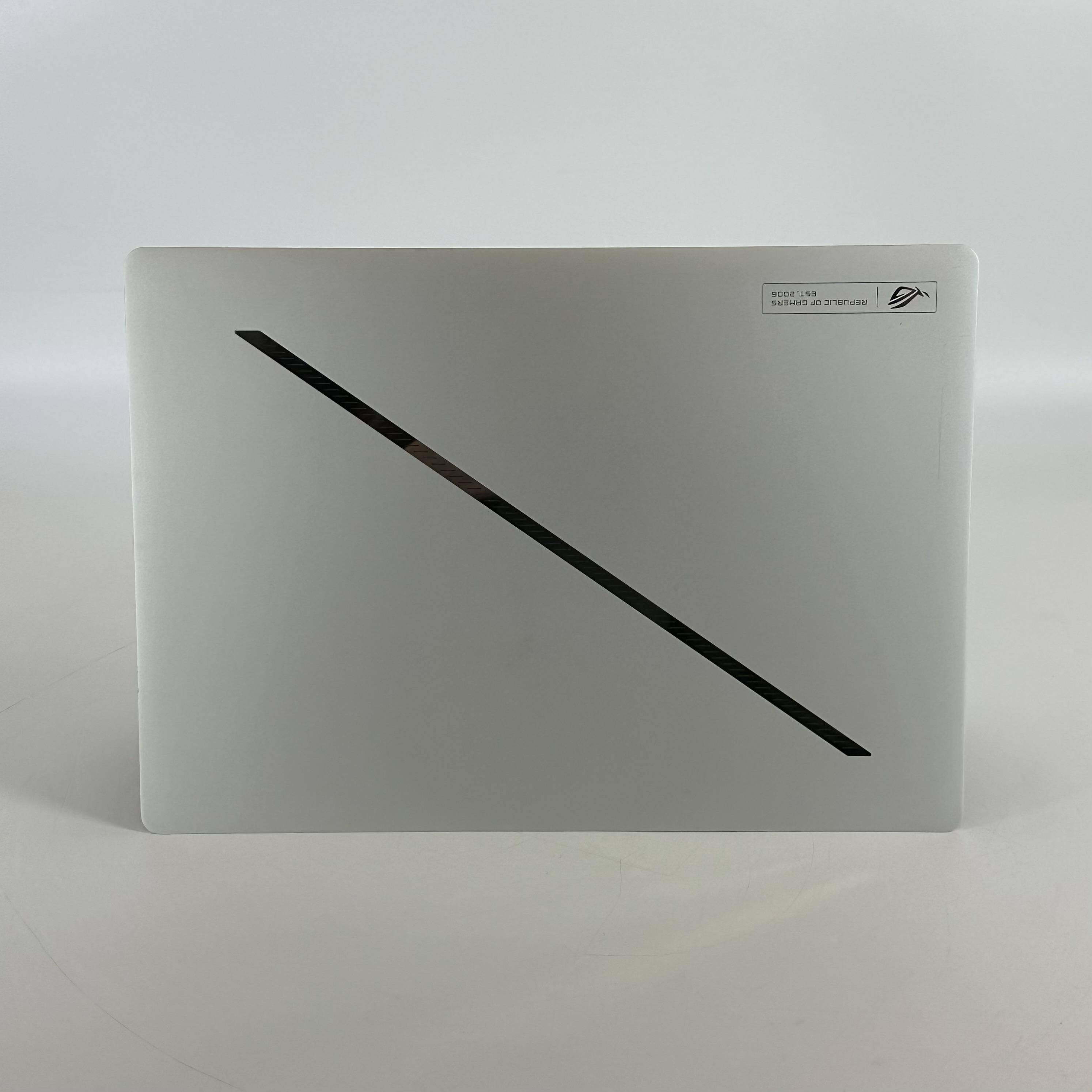 Asus ROG Zephyrus G14 GA403 14 White 4.0 GHz AMD Ryzen 9 8945HS 16GB RAM 1TB Solid State Drive NVIDIA GeForce RTX 4060 8 GB