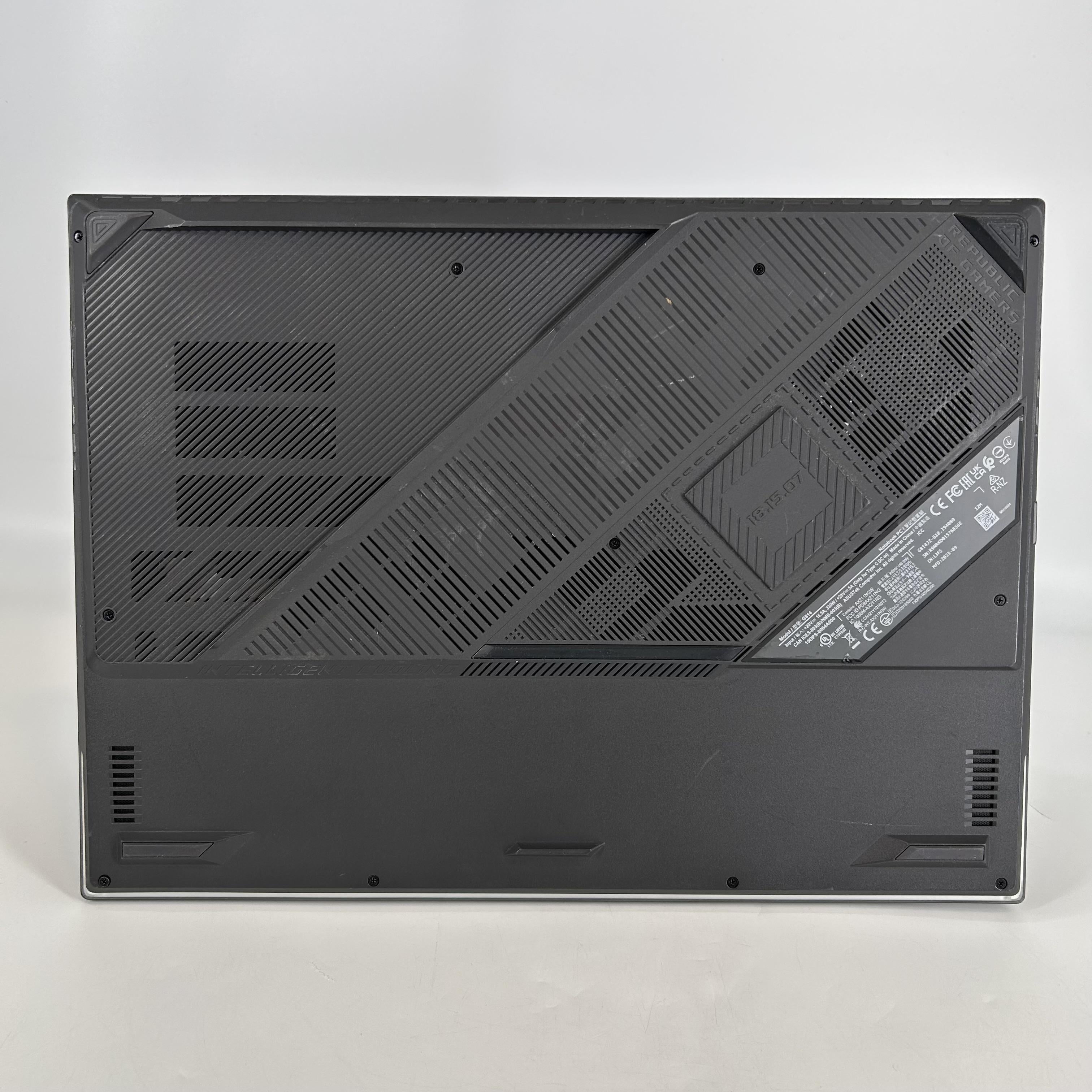 Asus ROG Strix G18 G814 18 Gray 2.2 GHz Intel Core i9 13th Gen. 16GB RAM 1TB Solid State Drive NVIDIA GeForce RTX 4080 12 GB