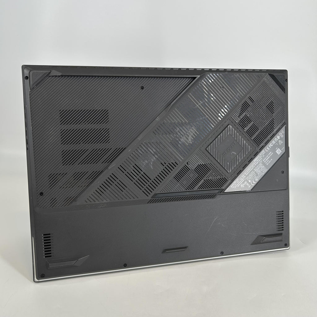 Asus ROG Strix G18 G814 18 Gray 2.2 GHz Intel Core i9 13th Gen. 16GB RAM 1TB Solid State Drive NVIDIA GeForce RTX 4080 12 GB