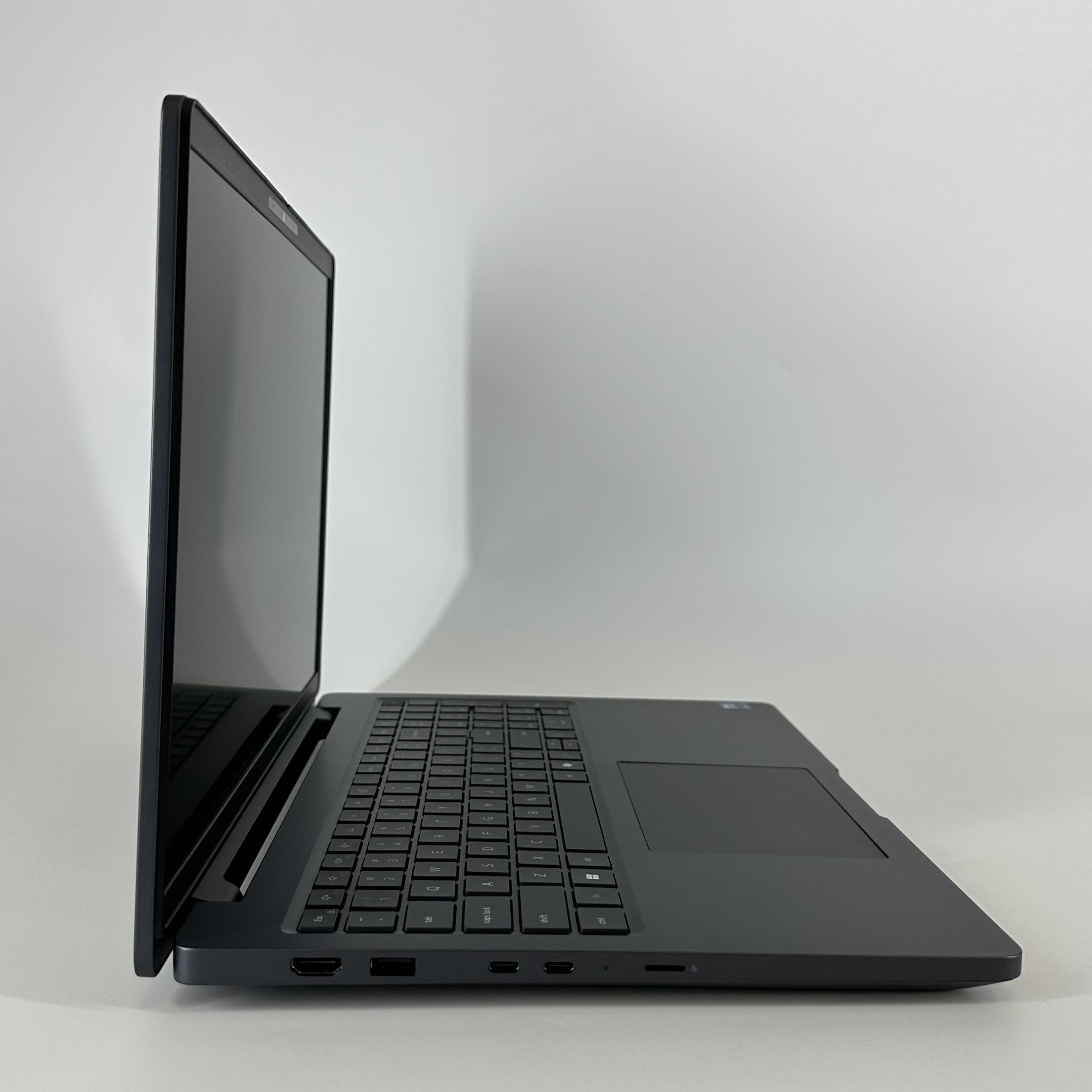 Dell Pro Max 16 Premium MA16250 Magnetite 2.0 GHz Intel Core Ultra 7 Series 2 64GB RAM 1TB Solid State Drive