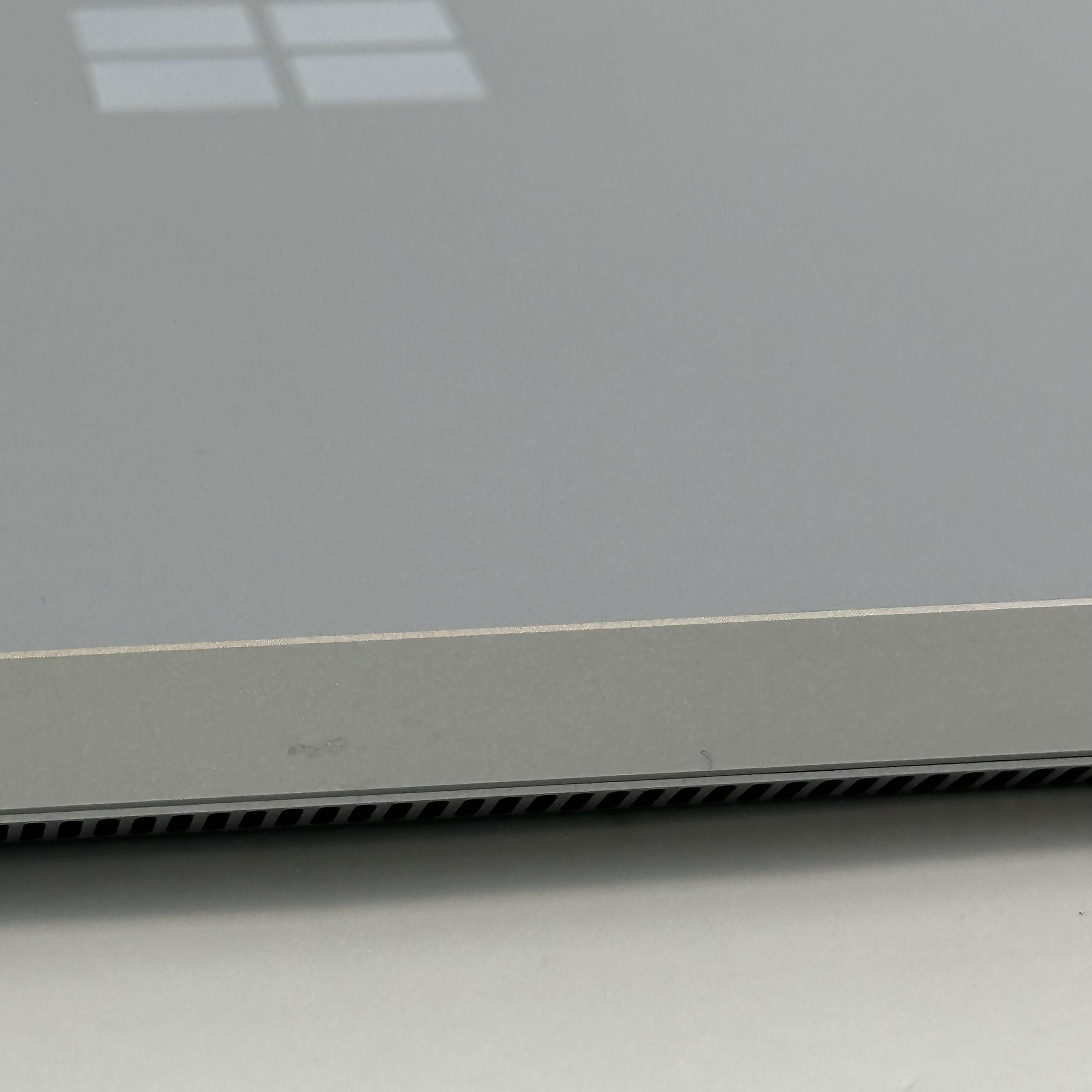 Microsoft Surface Laptop 6 15 Platinum 3.8 GHz Intel Core Ultra 7 32GB RAM 512GB Solid State Drive