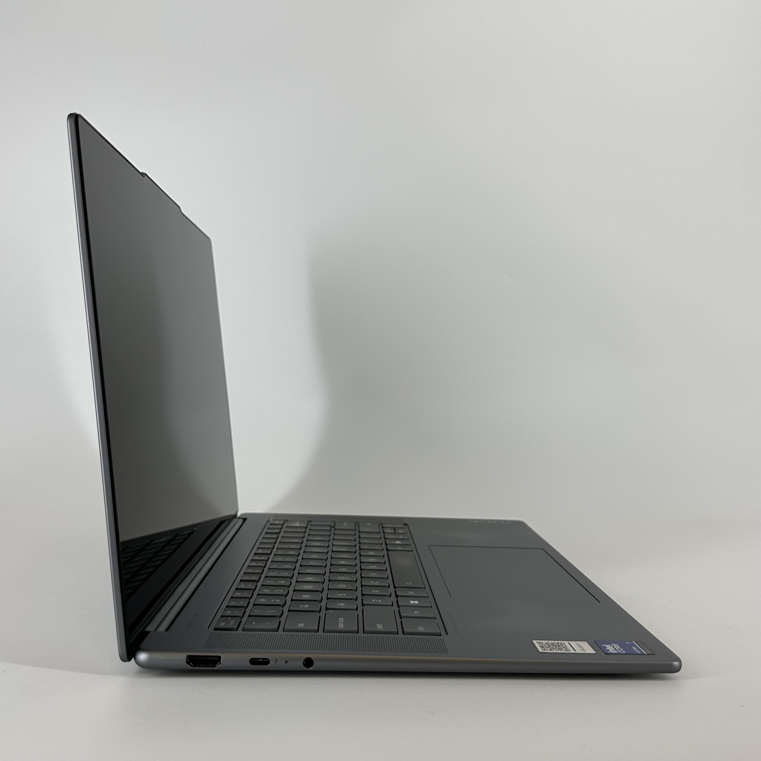Lenovo Yoga Slim 7i 15.3 Gray 2.2 GHz Intel Core Ultra 7 Series 2 16GB RAM 1TB Solid State Drive