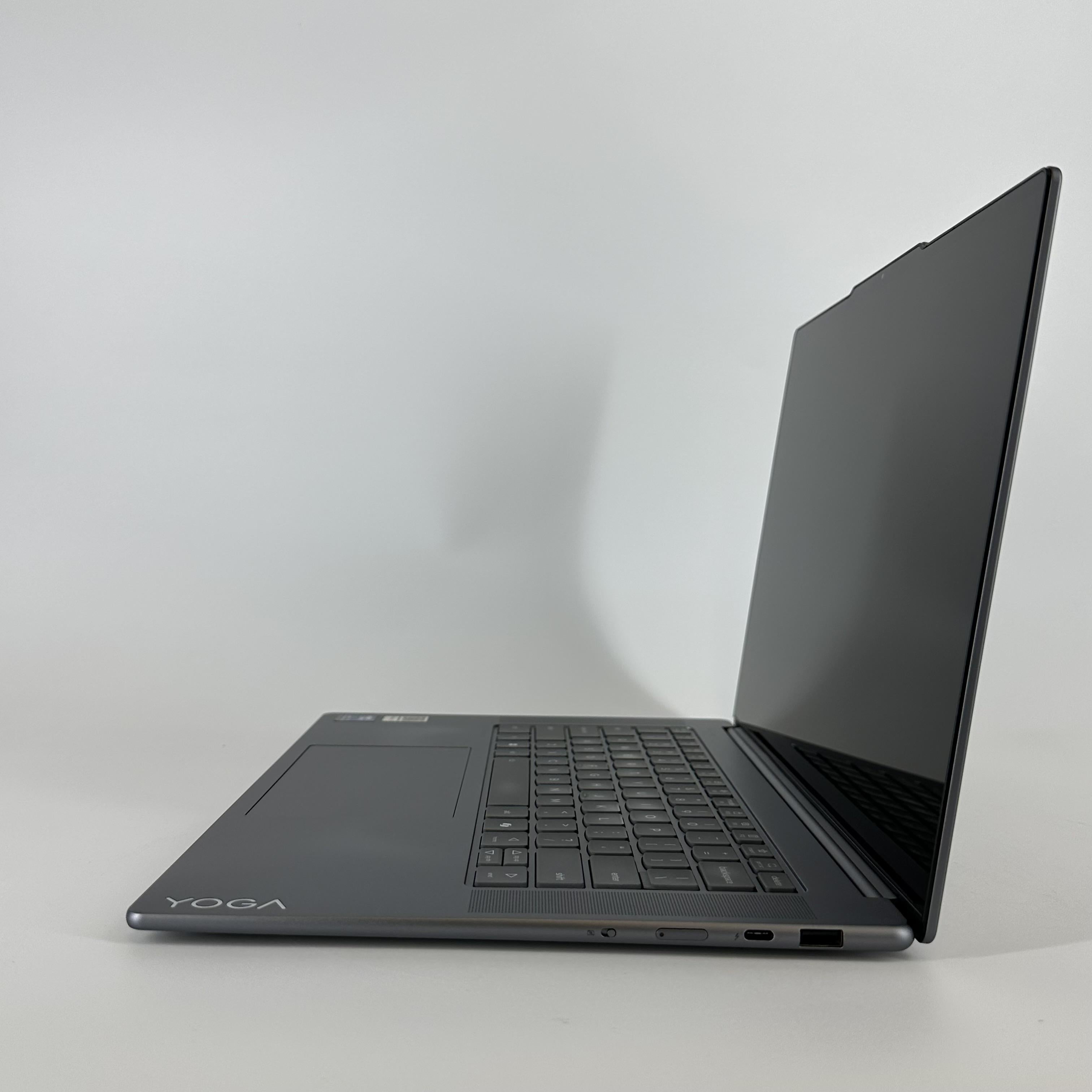 Lenovo Yoga Slim 7i 15.3 Gray 2.2 GHz Intel Core Ultra 7 Series 2 16GB RAM 1TB Solid State Drive