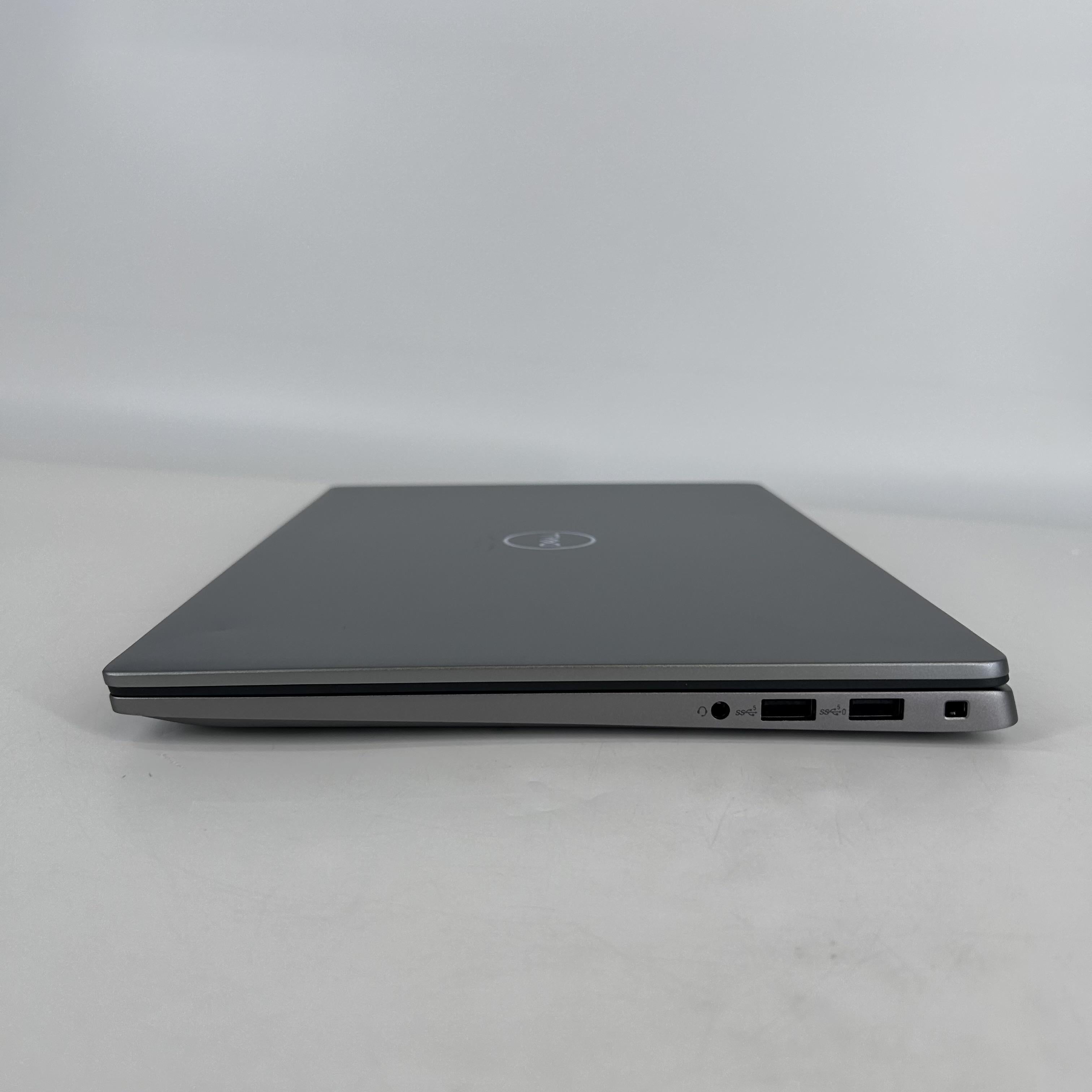 Dell Latitude 7440 14 Gray 1.9 GHz Intel Core i7 13th Gen. 32GB RAM 256GB Solid State Drive