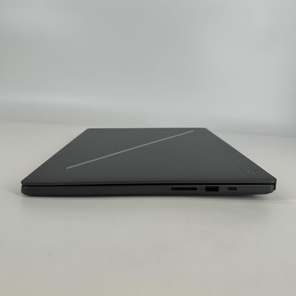 Asus ROG Zephyrus G16 GU605 16 Black 2.9 GHz Intel Core Ultra 9 Series 2 16GB RAM 1TB Solid State Drive NVIDIA GeForce RTX 5070 8 GB