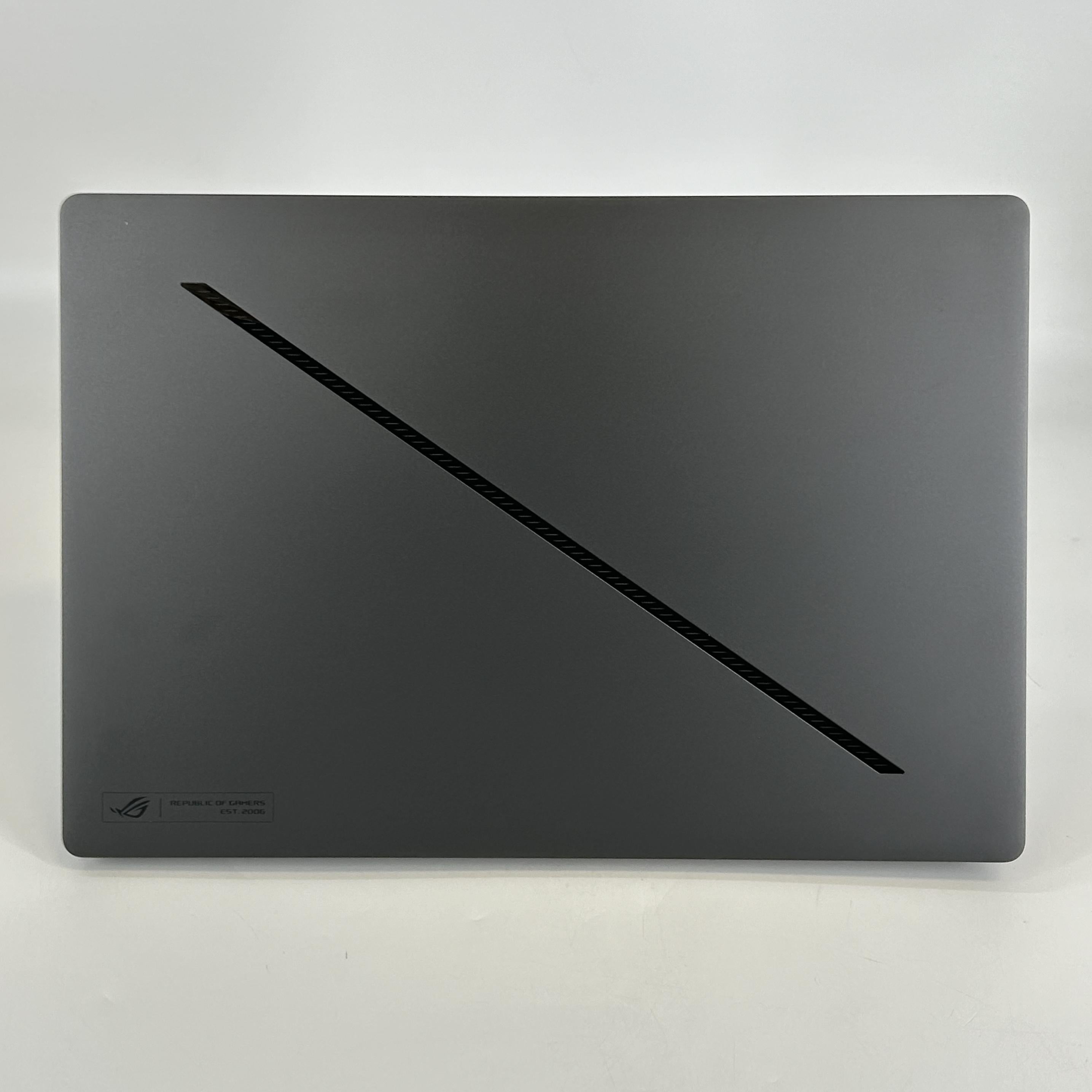 Asus ROG Zephyrus G16 GU605 16 Black 2.9 GHz Intel Core Ultra 9 Series 2 16GB RAM 1TB Solid State Drive NVIDIA GeForce RTX 5070 8 GB