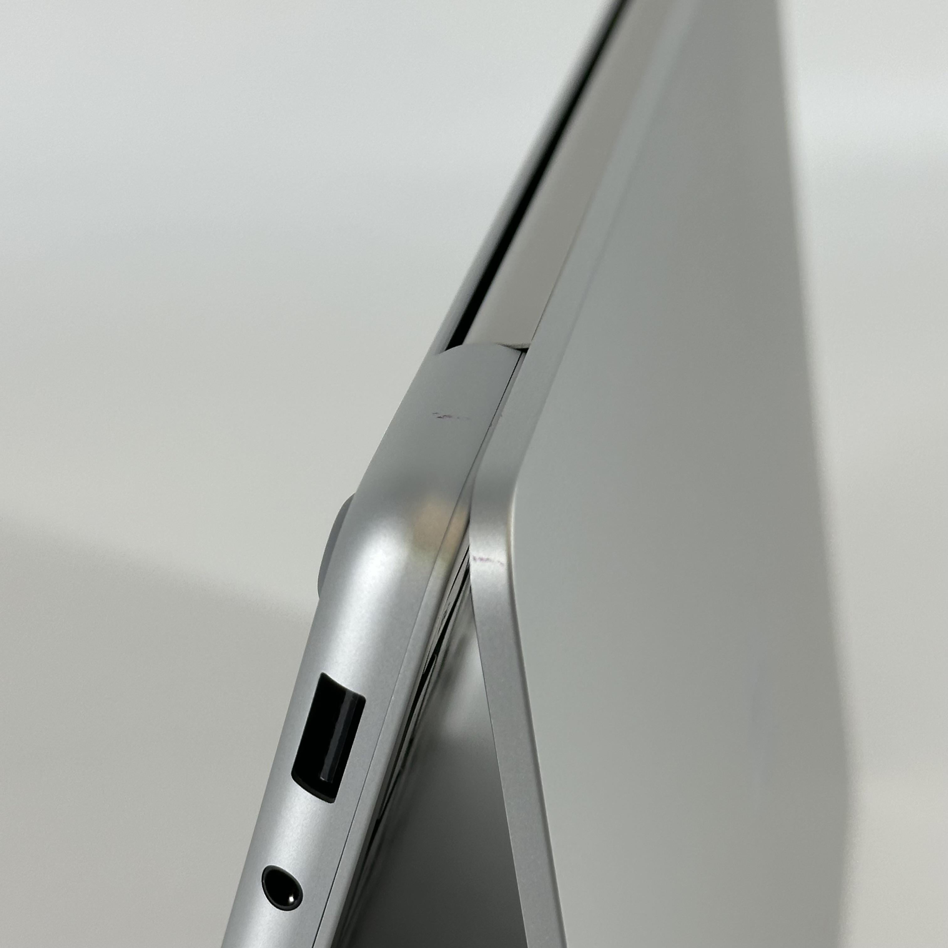 Microsoft Surface Laptop 13 Silver 3.3 GHz Qualcomm Snapdragon X Plus 16GB RAM 256GB UniversalFlashStorage