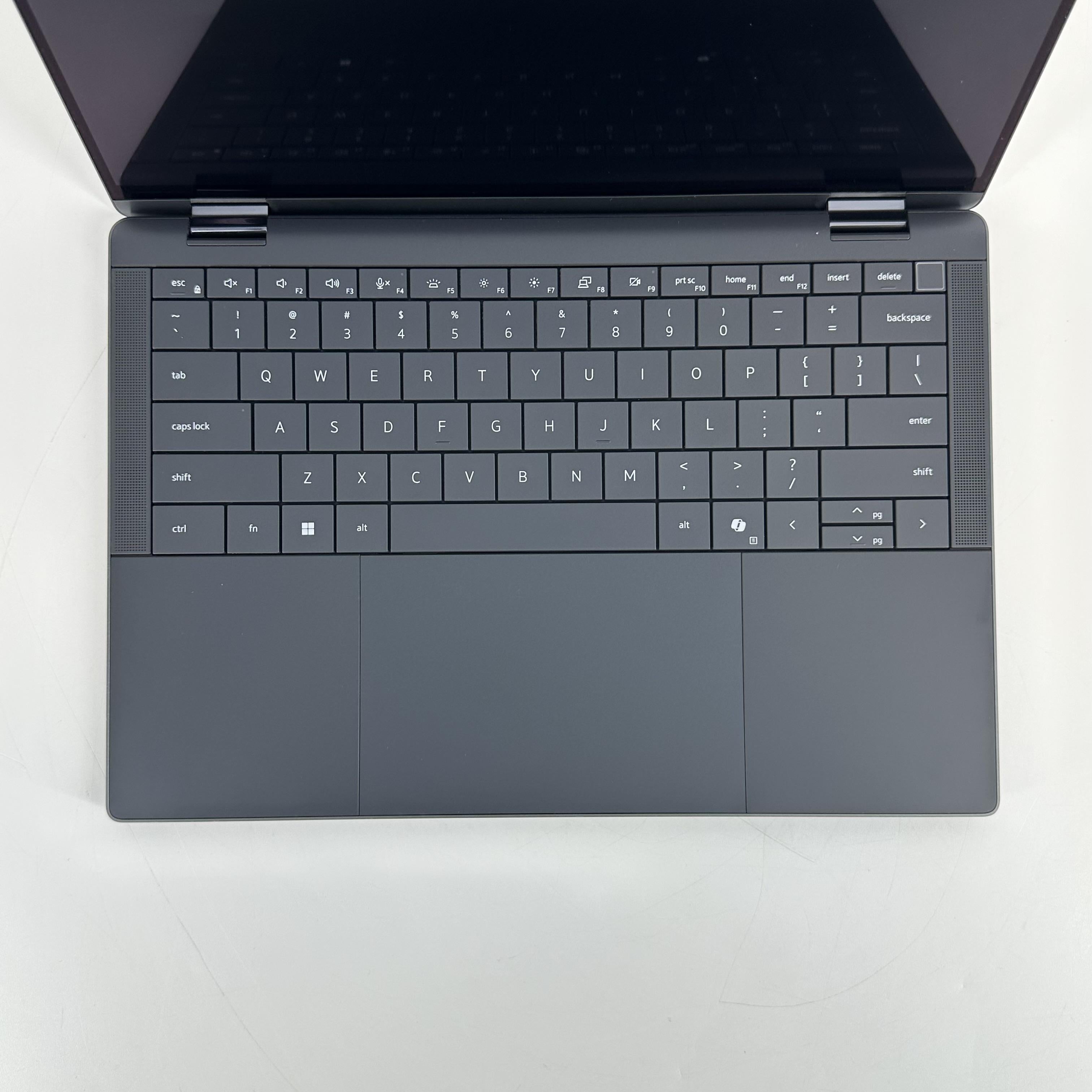 Dell Latitude 9450 (2-in-1) 14 Gray 2.1 GHz Intel Core Ultra 7 32GB RAM 512GB Solid State Drive