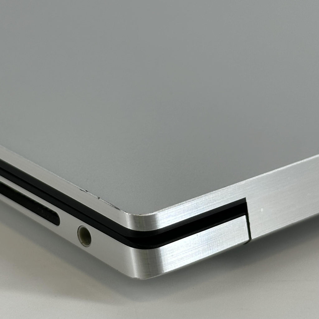 Dell XPS 15 9530 Silver 2.4 GHz Intel Core i7 13th Gen. 16GB RAM 1TB Solid State Drive Intel Arc A370M 4 GB