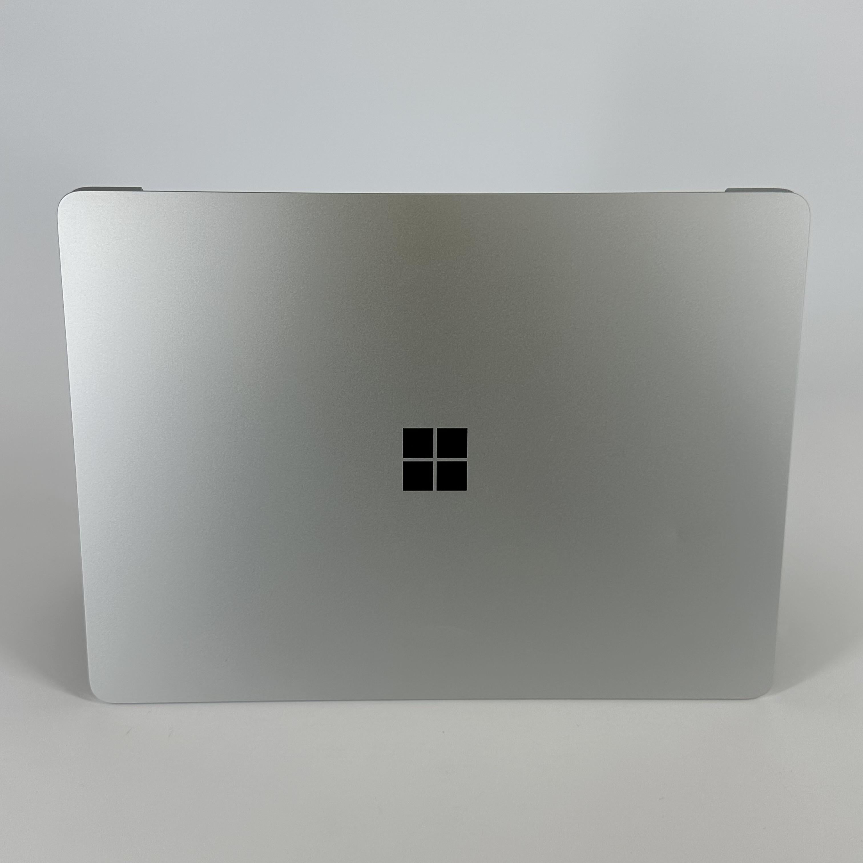 Microsoft Surface Laptop 7 13.8 Platinum WiFi 2.2 GHz Intel Core Ultra 7 Series 2 32GB RAM 512GB Solid State Drive