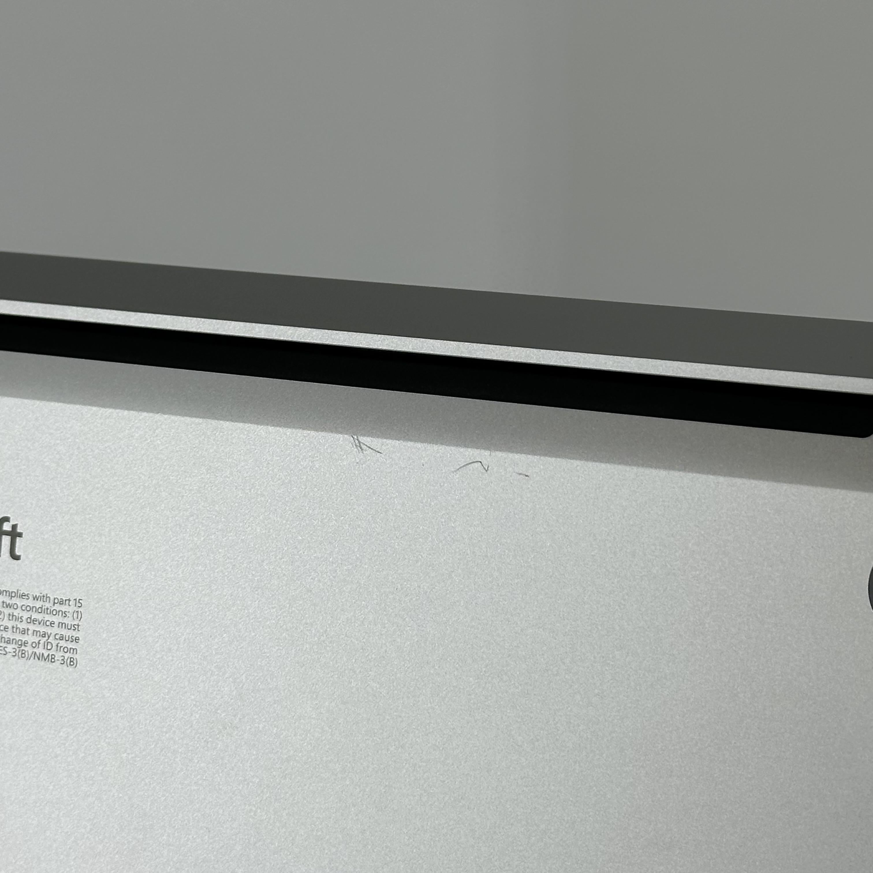 Microsoft Surface Laptop 7 13.8 Platinum WiFi 2.2 GHz Intel Core Ultra 7 Series 2 32GB RAM 512GB Solid State Drive