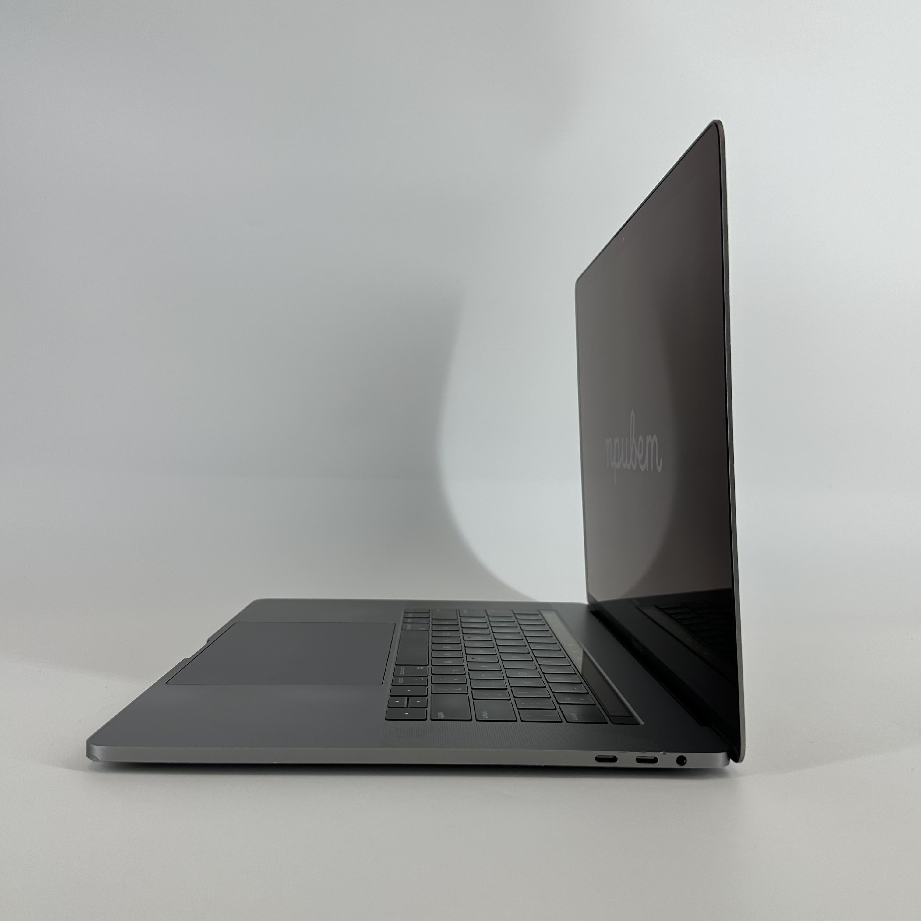 Apple MacBook Pro 15 Touch Bar 2018 Space Gray 2.9 GHz Intel Core i9 8th Gen. 32GB RAM 1TB Solid State Drive AMD Radeon Pro 560X 4 GB