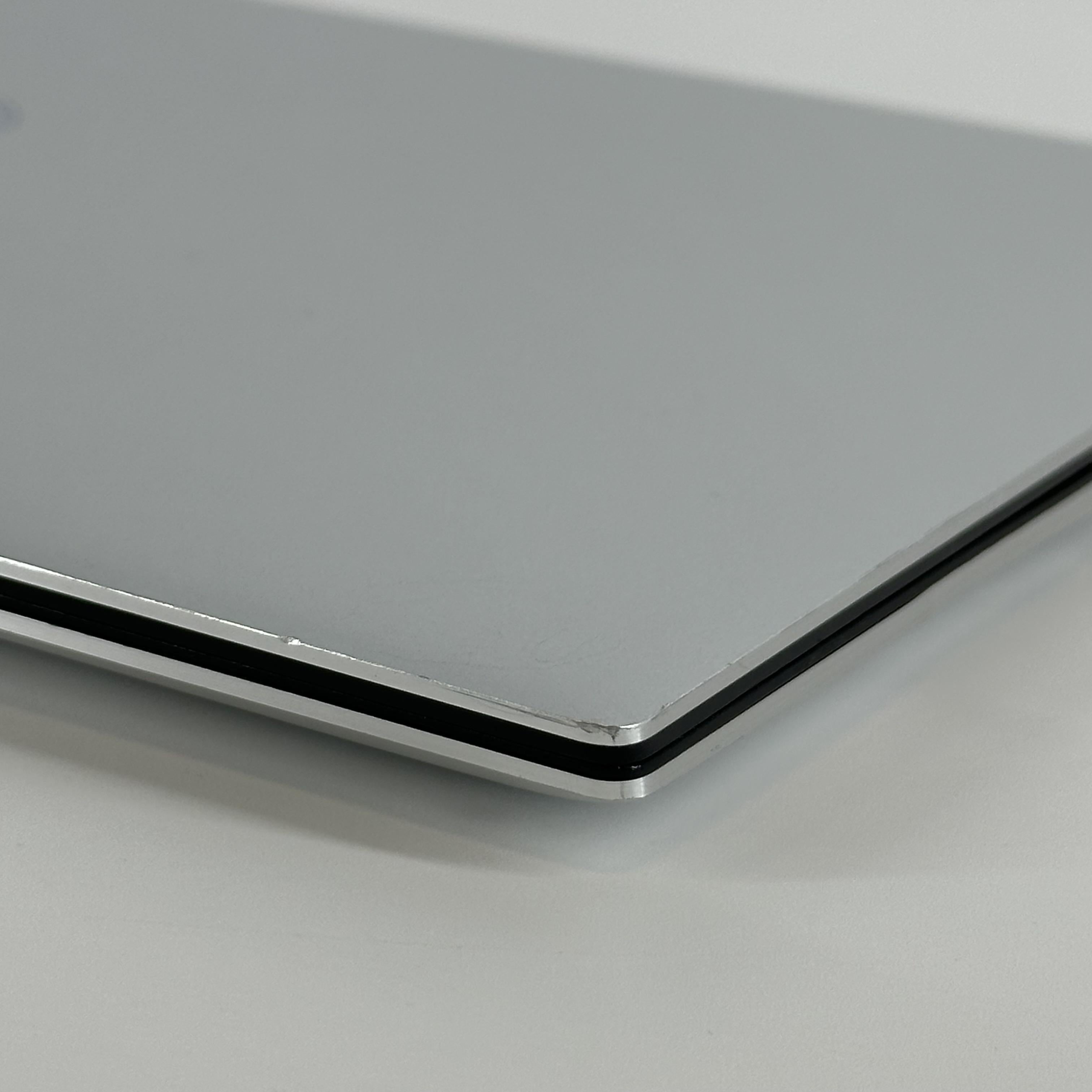 Dell XPS 15 9530 Silver 2.6 GHz Intel Core i9 13th Gen. 32GB RAM 1TB Solid State Drive NVIDIA GeForce RTX 4060 8 GB