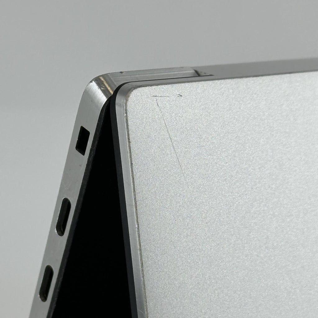 Dell XPS 15 9530 Silver 2.6 GHz Intel Core i9 13th Gen. 32GB RAM 1TB Solid State Drive NVIDIA GeForce RTX 4060 8 GB