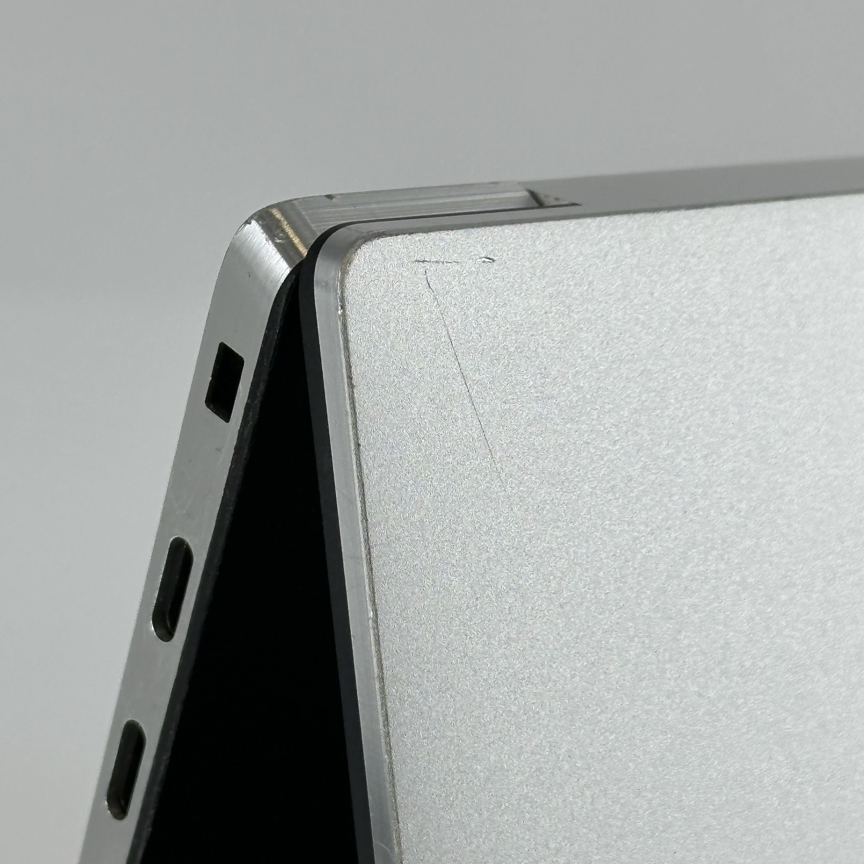 Dell XPS 15 9530 Silver 2.6 GHz Intel Core i9 13th Gen. 32GB RAM 1TB Solid State Drive NVIDIA GeForce RTX 4060 8 GB