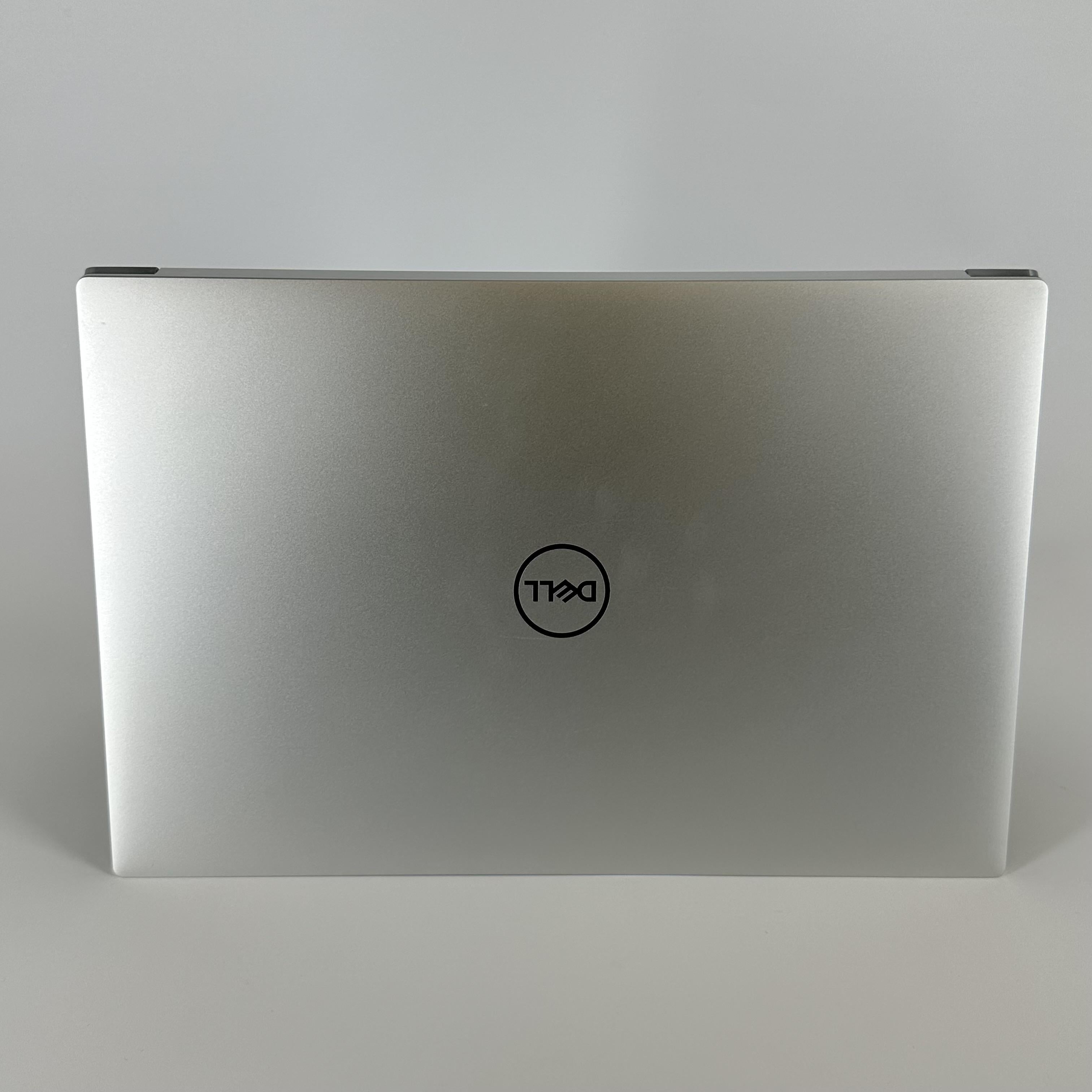 Dell XPS 15 9530 Silver 2.6 GHz Intel Core i9 13th Gen. 64GB RAM 512GB Solid State Drive NVIDIA GeForce RTX 4060 8 GB